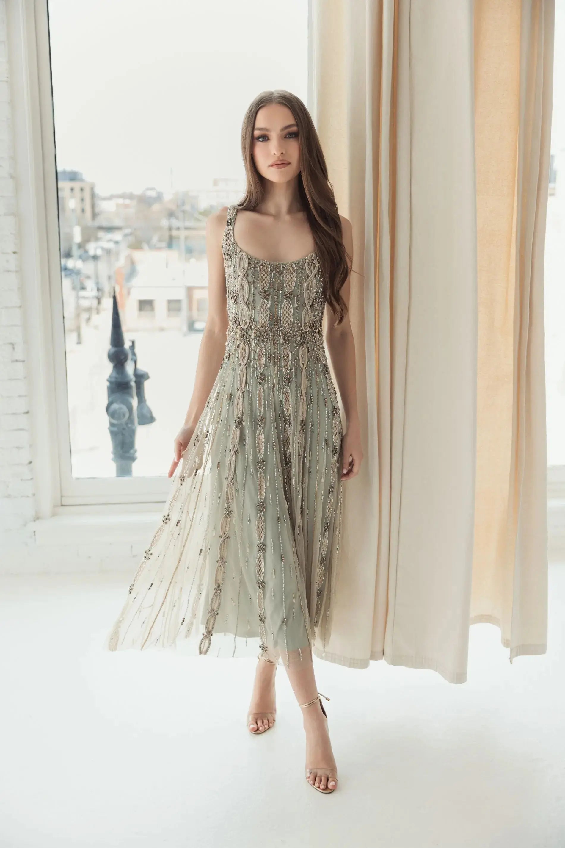 Green Sleeveless Scoop Neck Embellished Midi Dress-Myartka