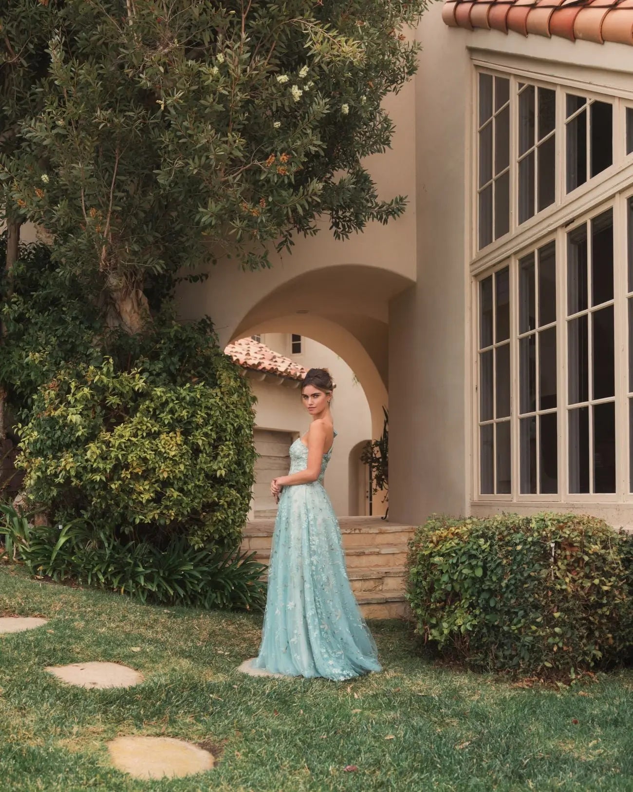 Green Embellished Bow One Shoulder A Line Gown-Myartka