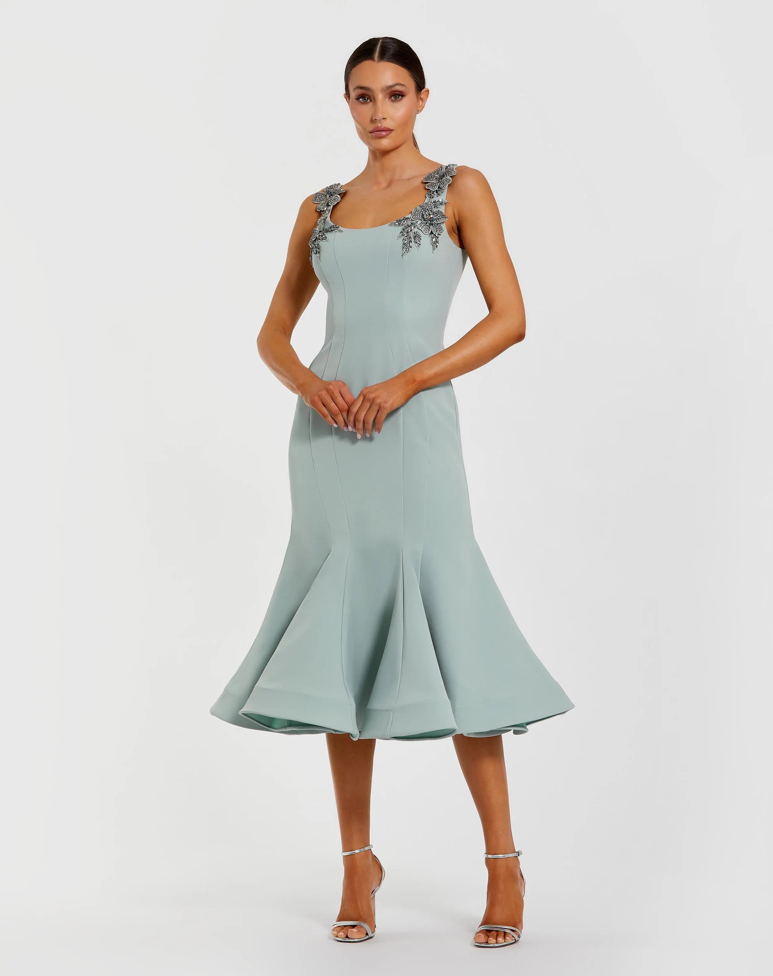 Green Sleeveless Midi Dress With Floral Embellishments-Myartka