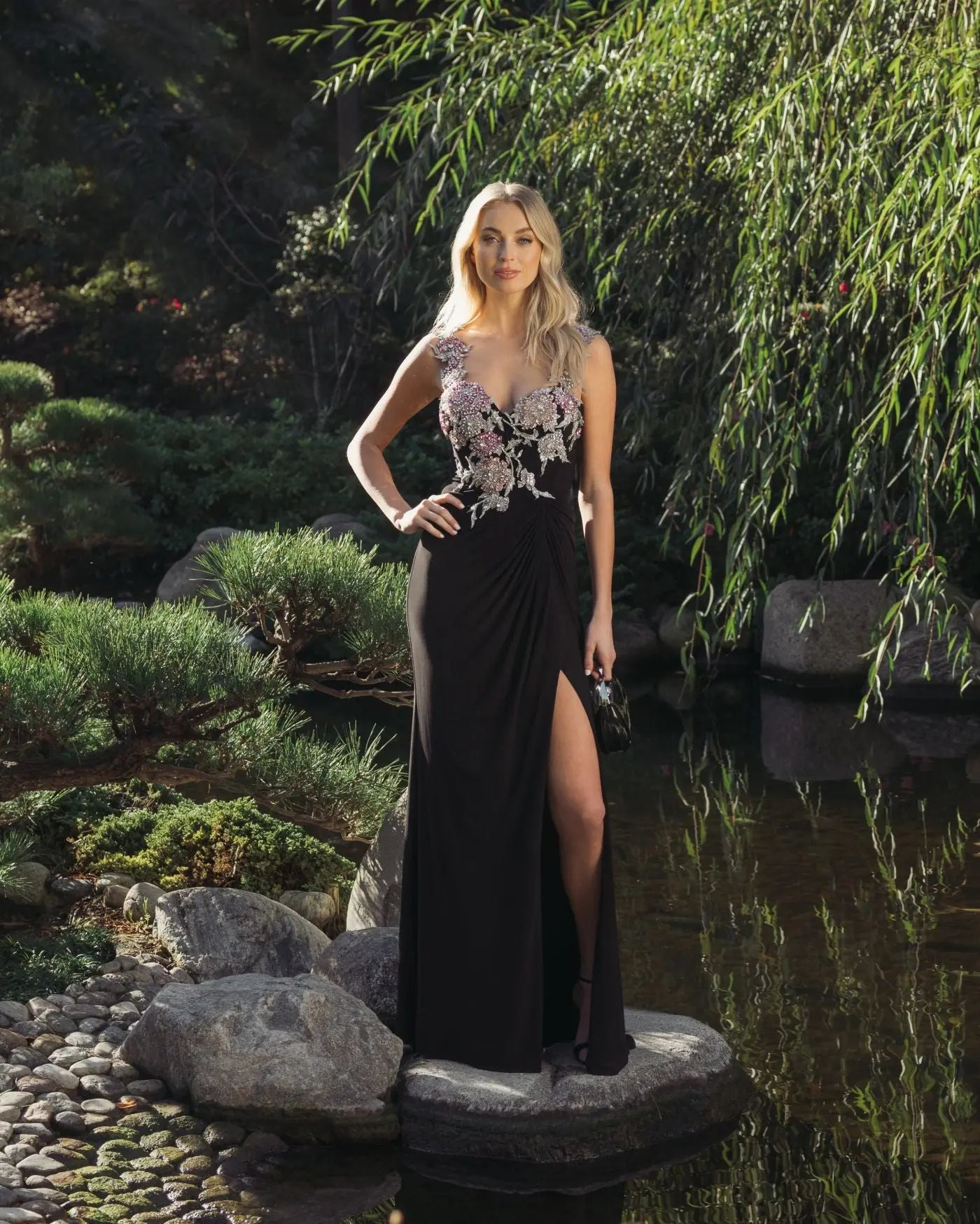 Black Sweetheart Jersey Gown With Beaded Flowers-Myartka