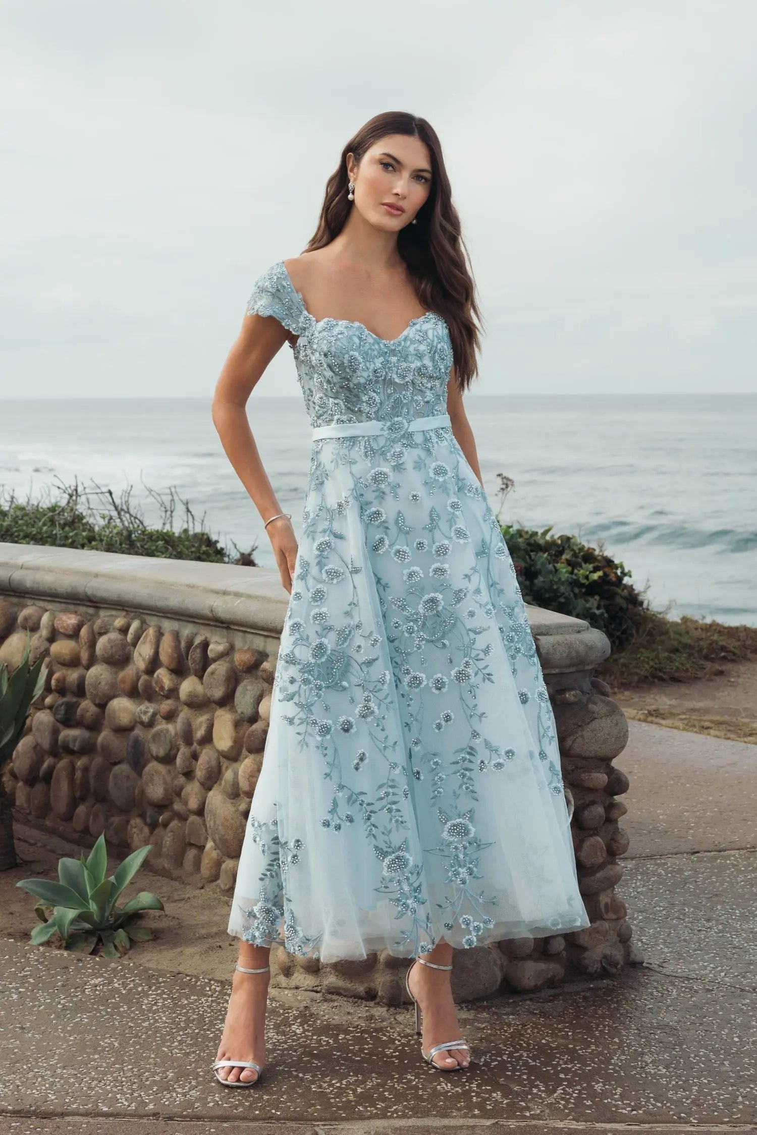 Blue Floral Embroidered Sweetheart Neckline Midi Dress-Myartka