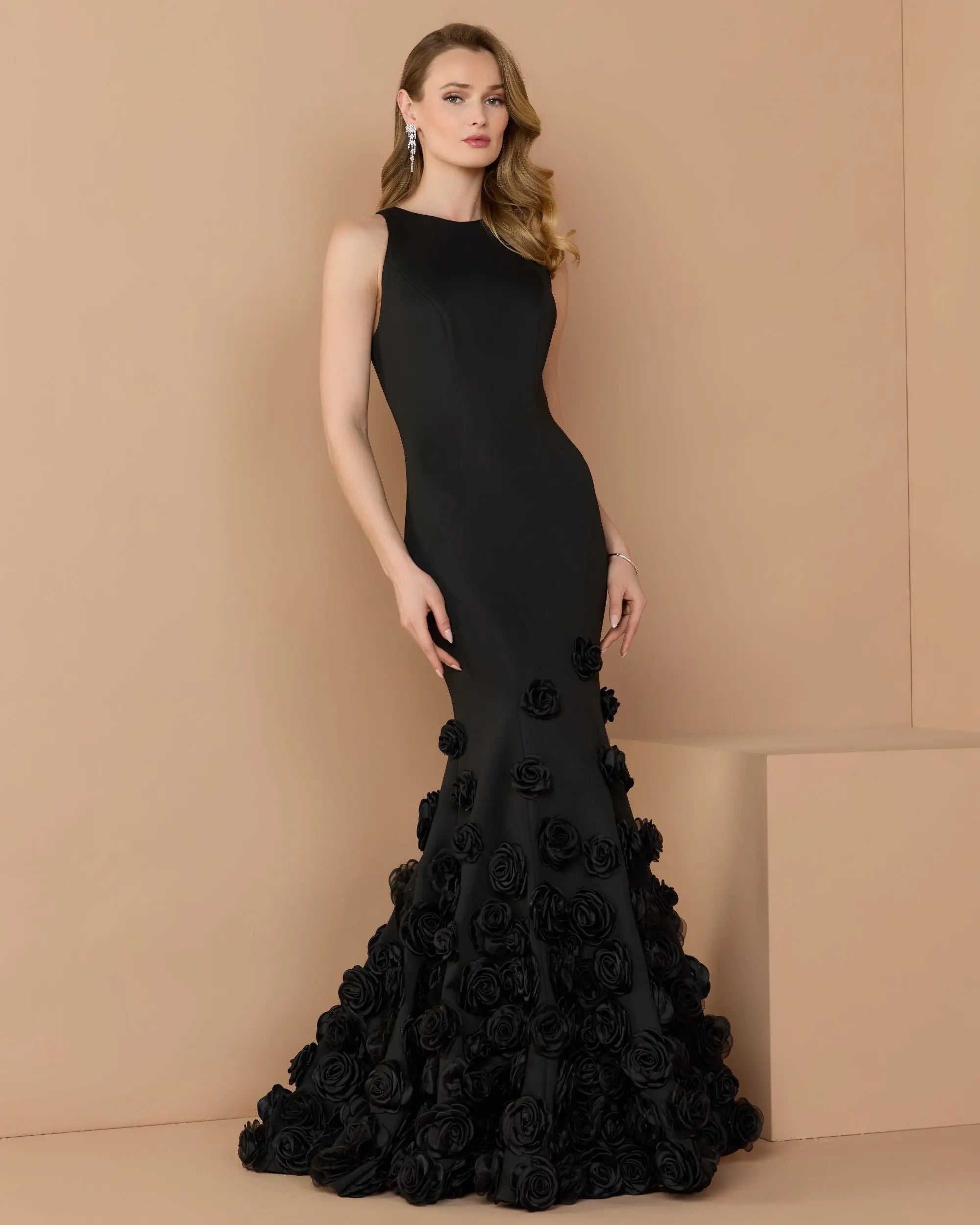Black Sleeveless Mermaid Gown With 3D Floral Hem-Myartka