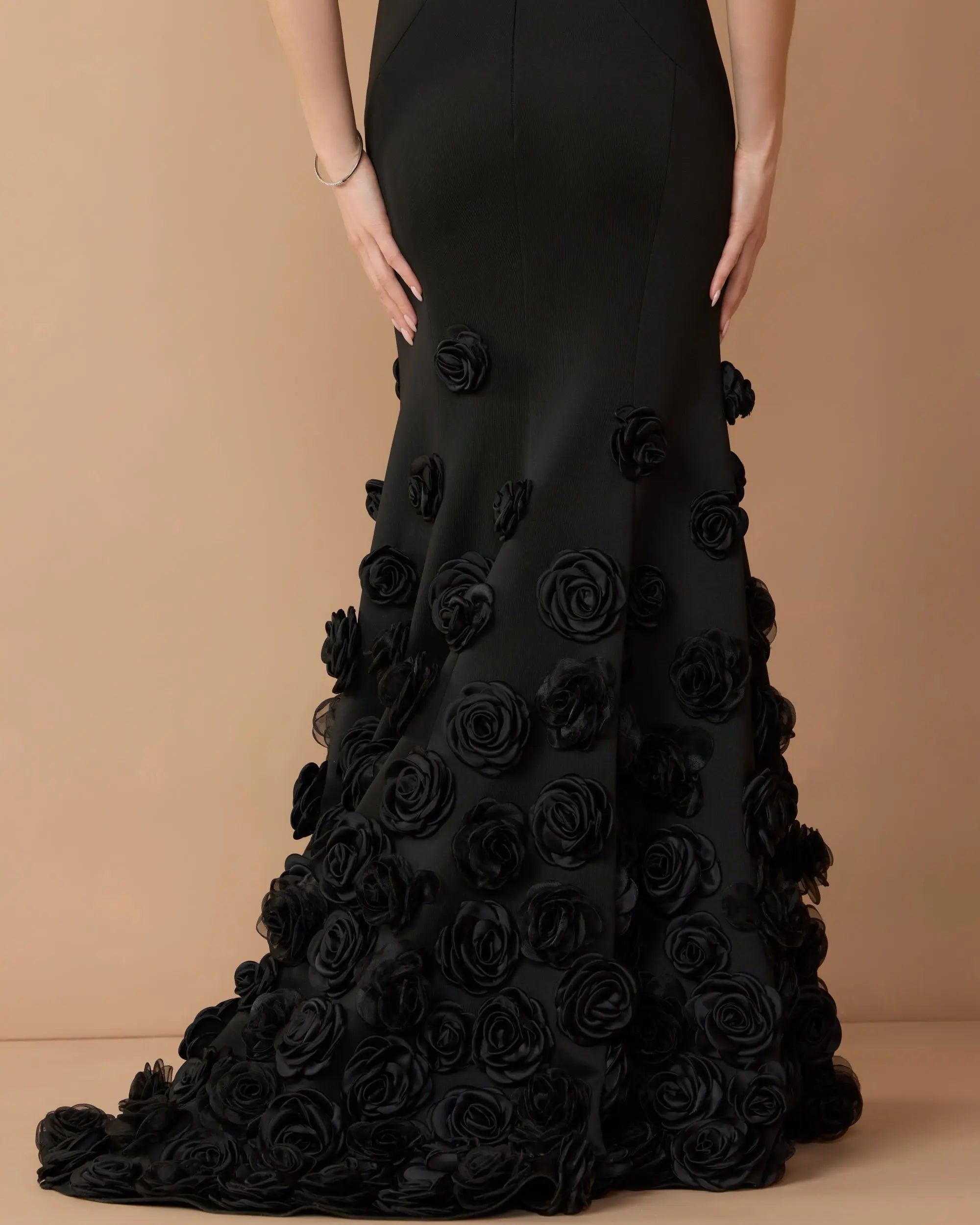Black Sleeveless Mermaid Gown With 3D Floral Hem-Myartka