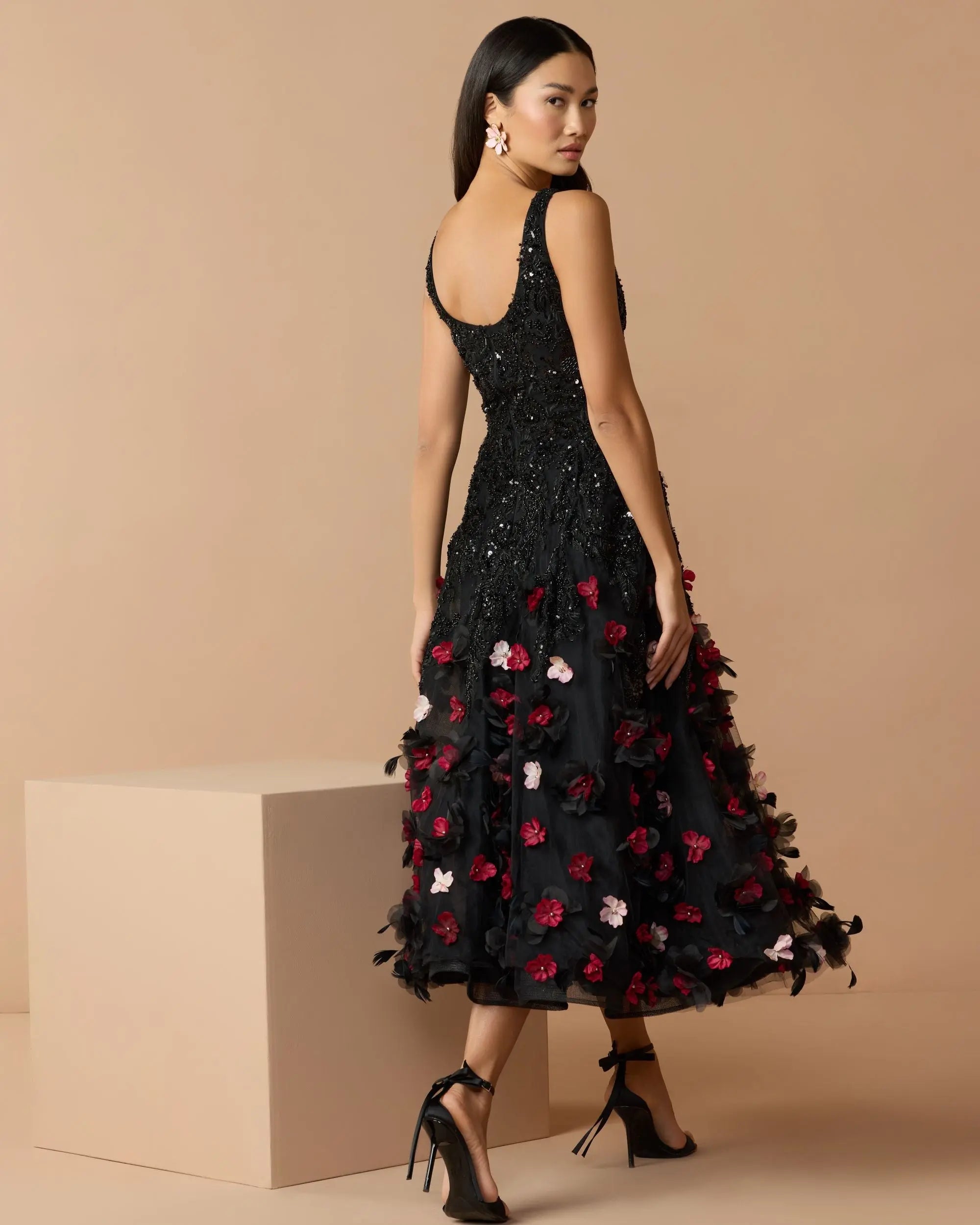 Black Sleeveless Beaded Midi Dress With 3D Flowers-Myartka