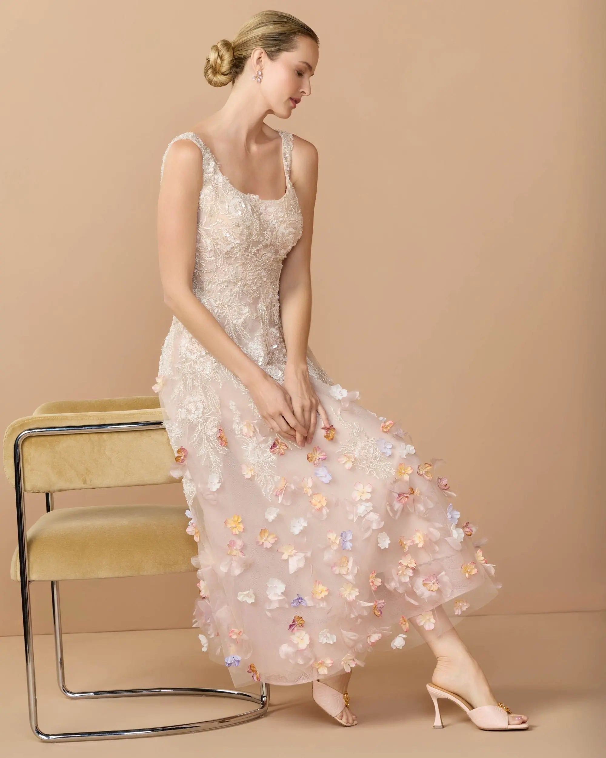 Pink Sleeveless Beaded Midi Dress With 3D Flowers-Myartka