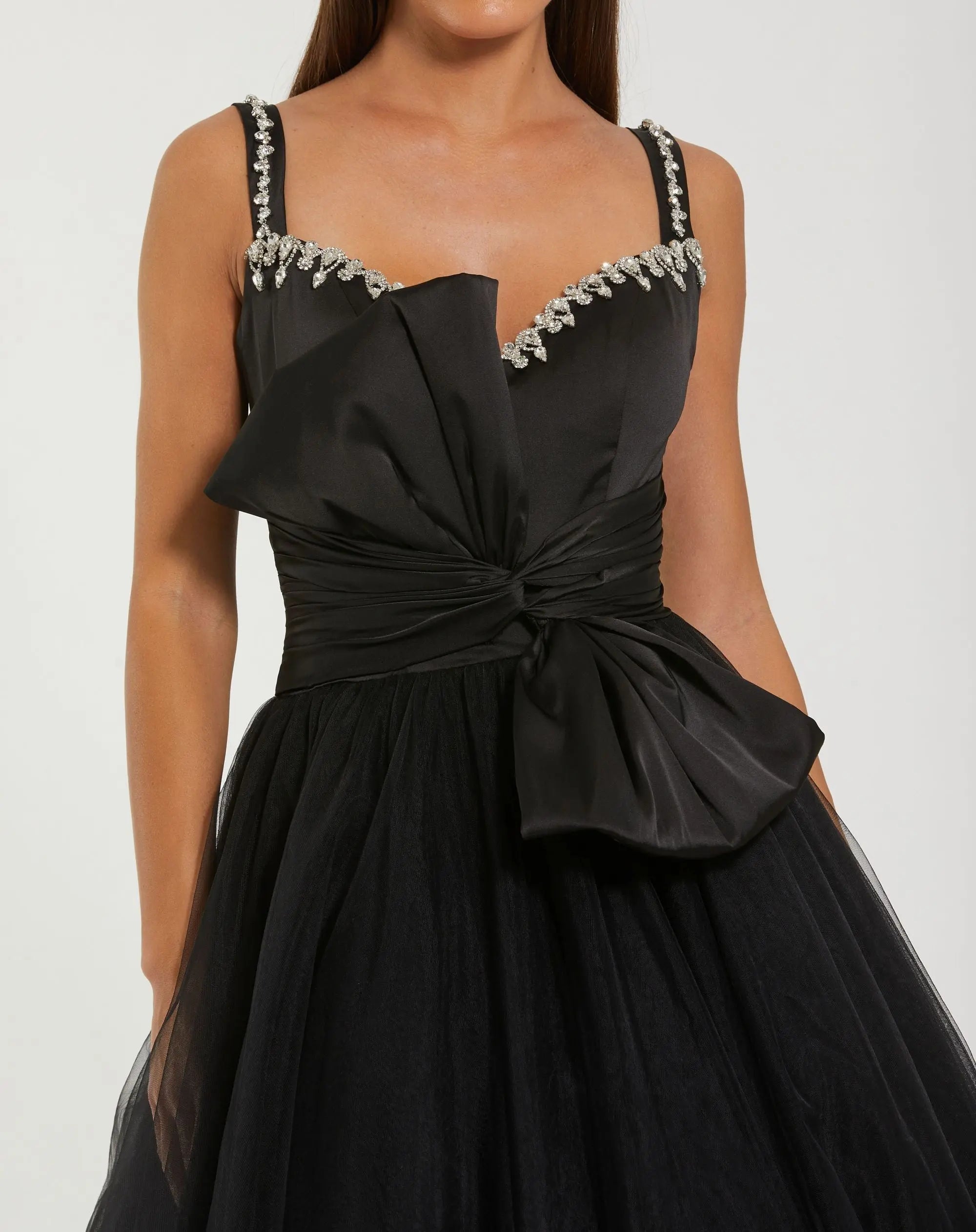 Black Sleeveless Sweetheart Neck Tulle Ball Gown With Bow-Myartka