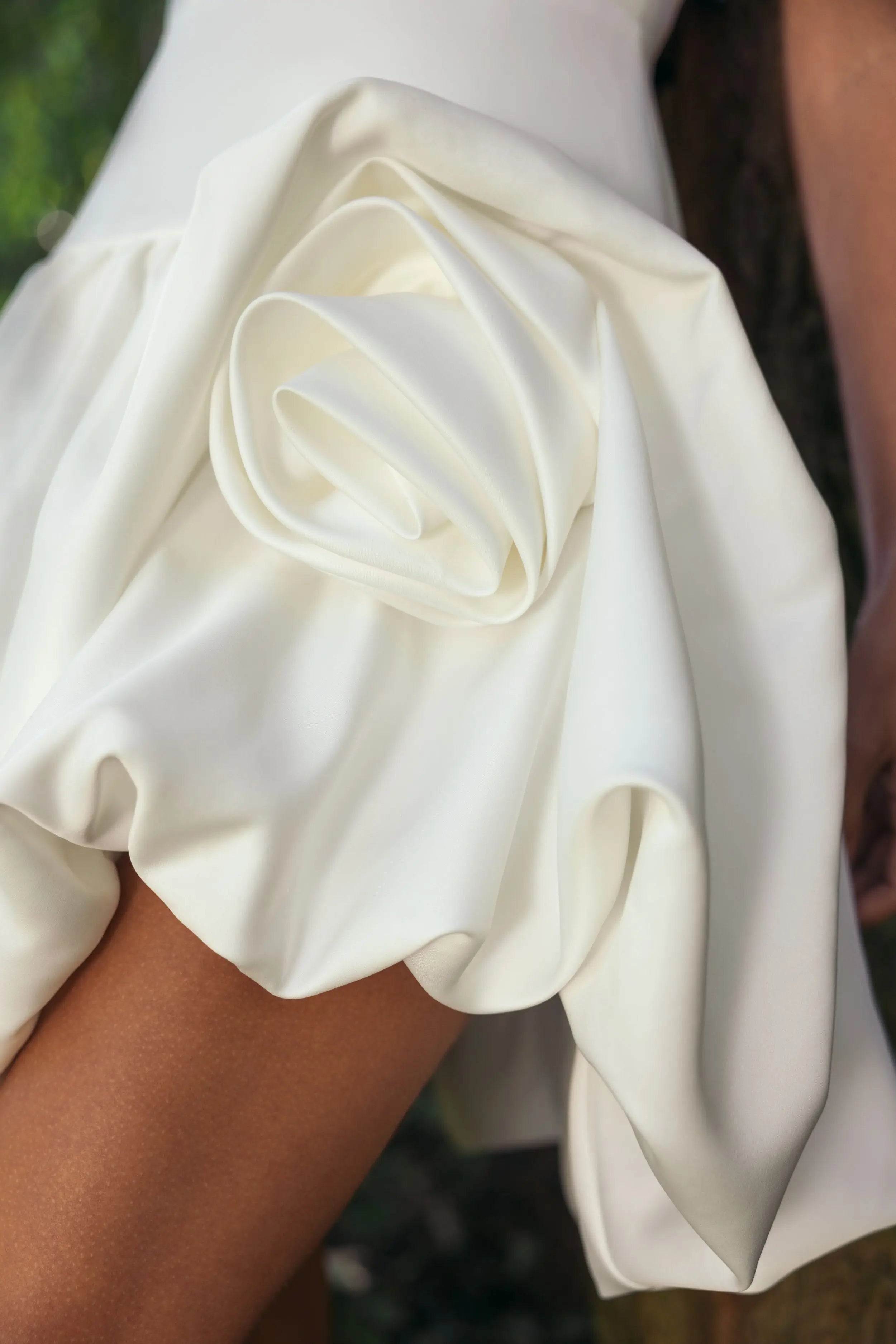 White Sleeveless Satin Bubble Hem Mini Dress-Myartka