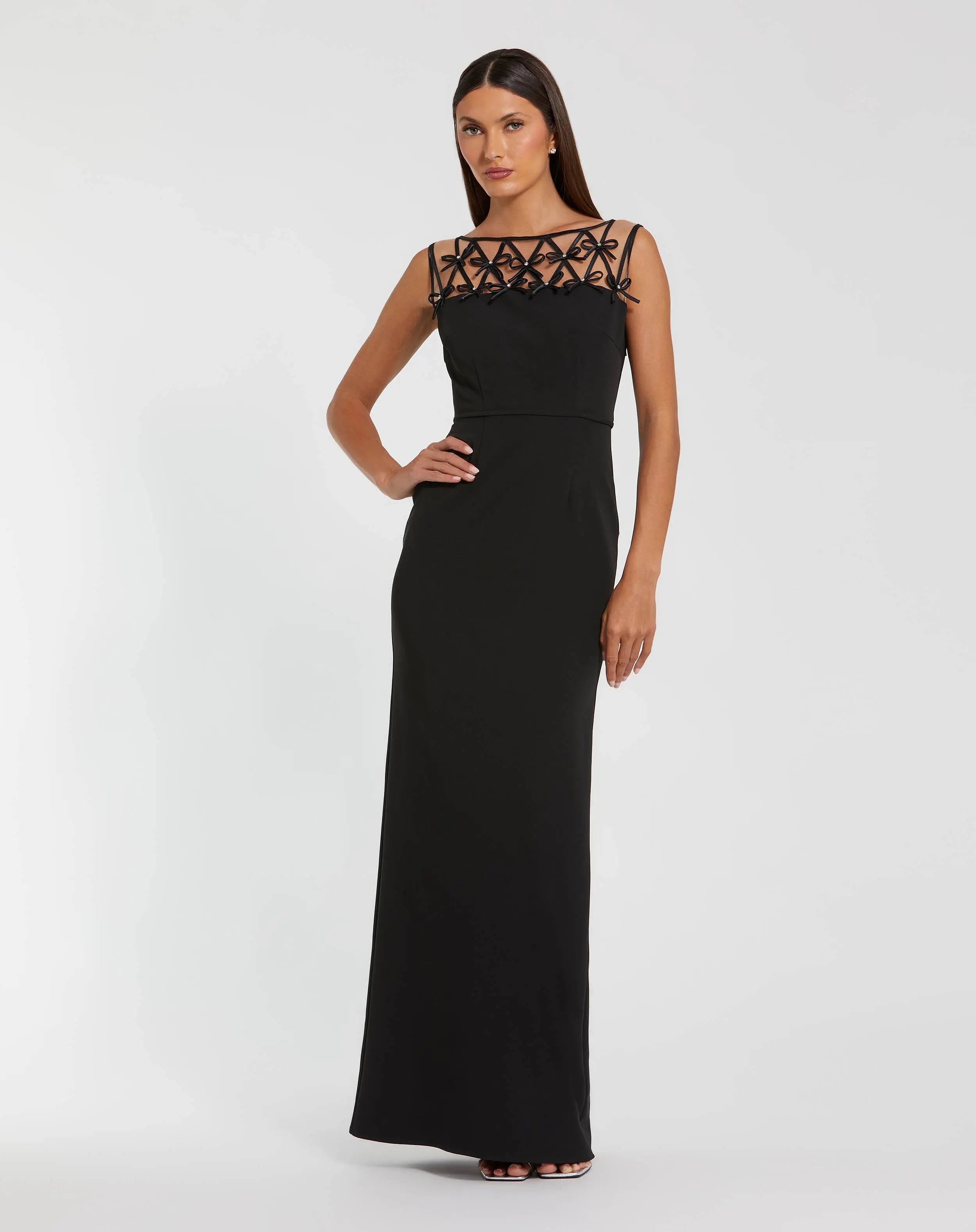 Black Sleeveless Crepe Gown With Embellished Bows-Myartka
