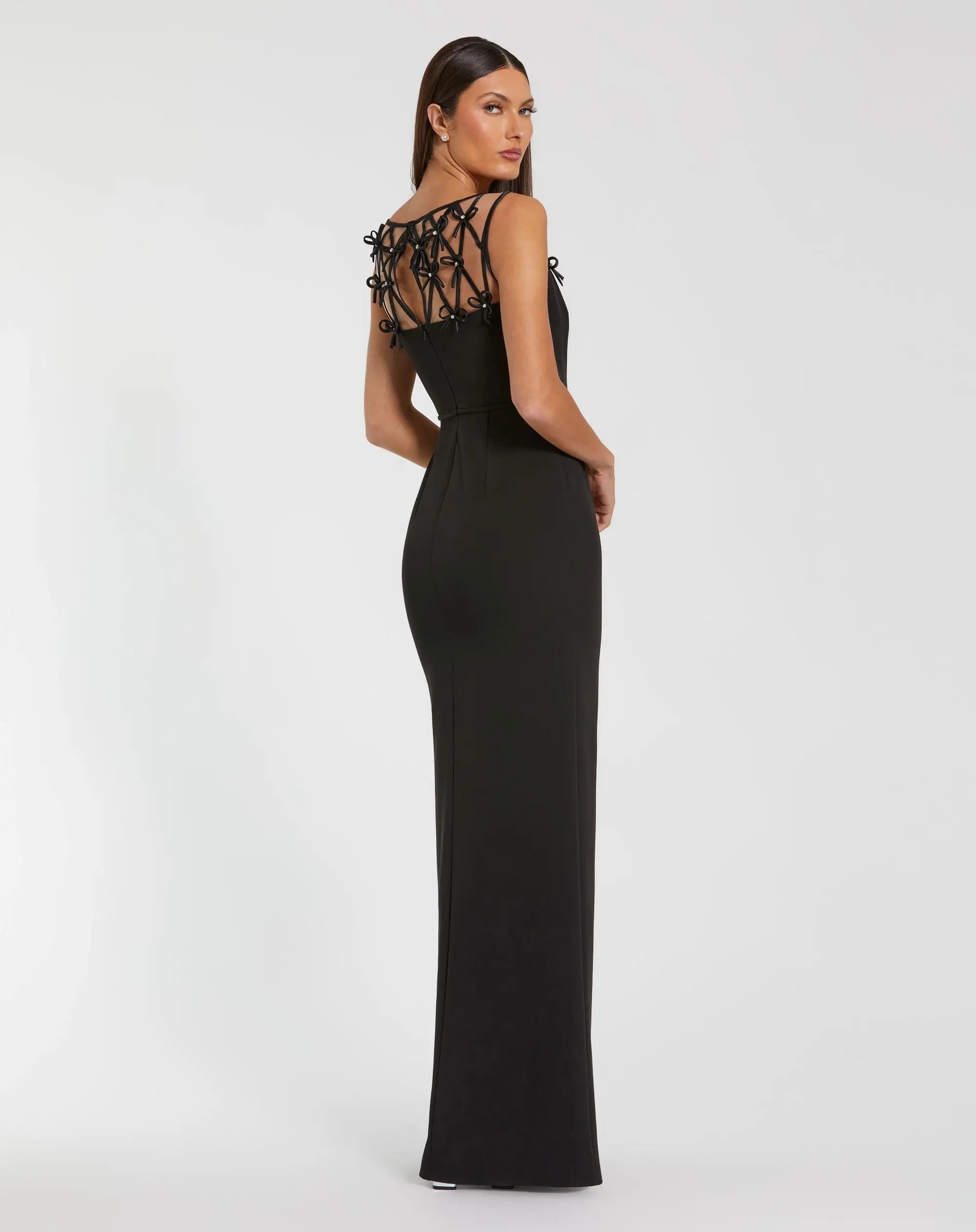 Black Sleeveless Crepe Gown With Embellished Bows-Myartka