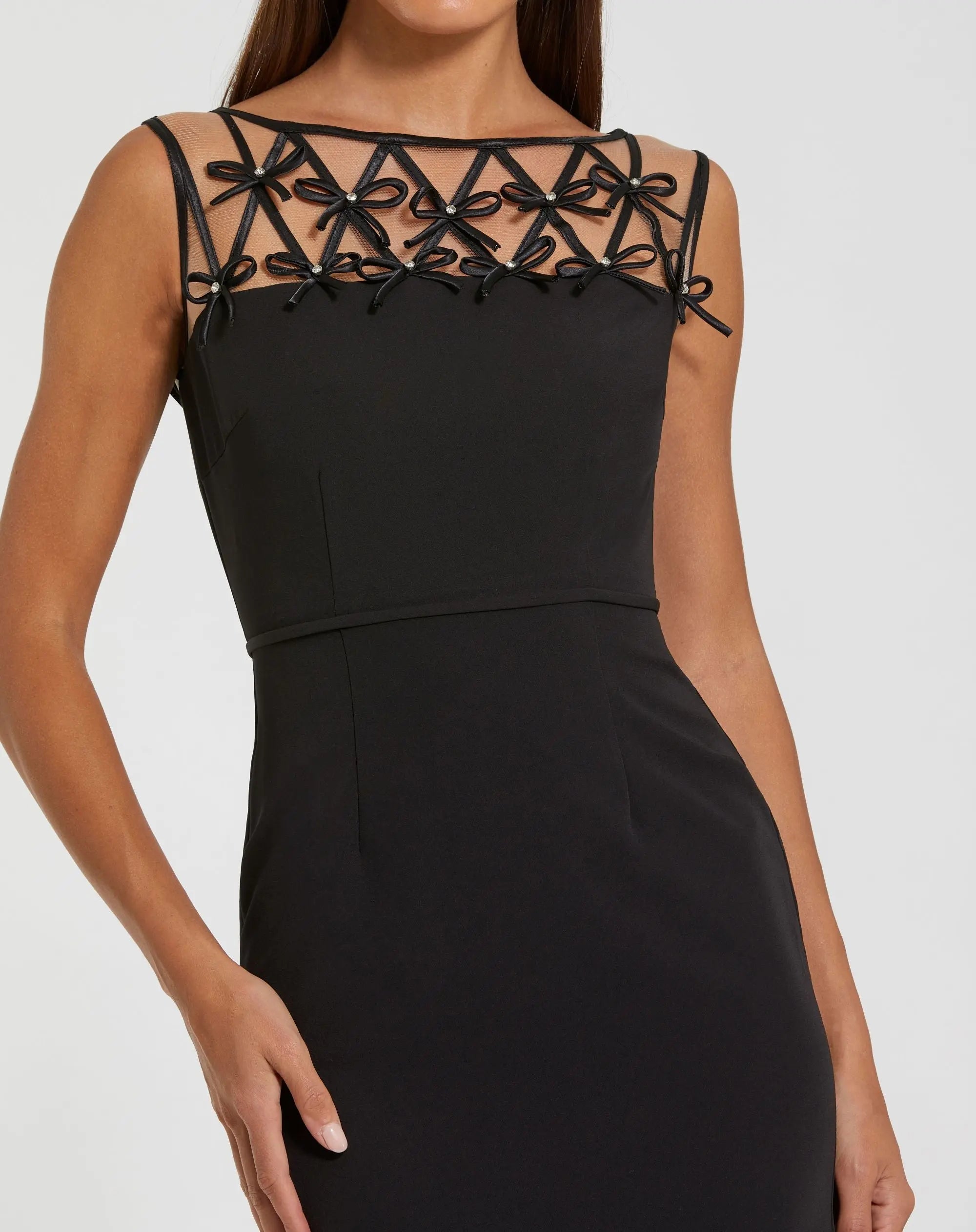 Black Sleeveless Crepe Gown With Embellished Bows-Myartka
