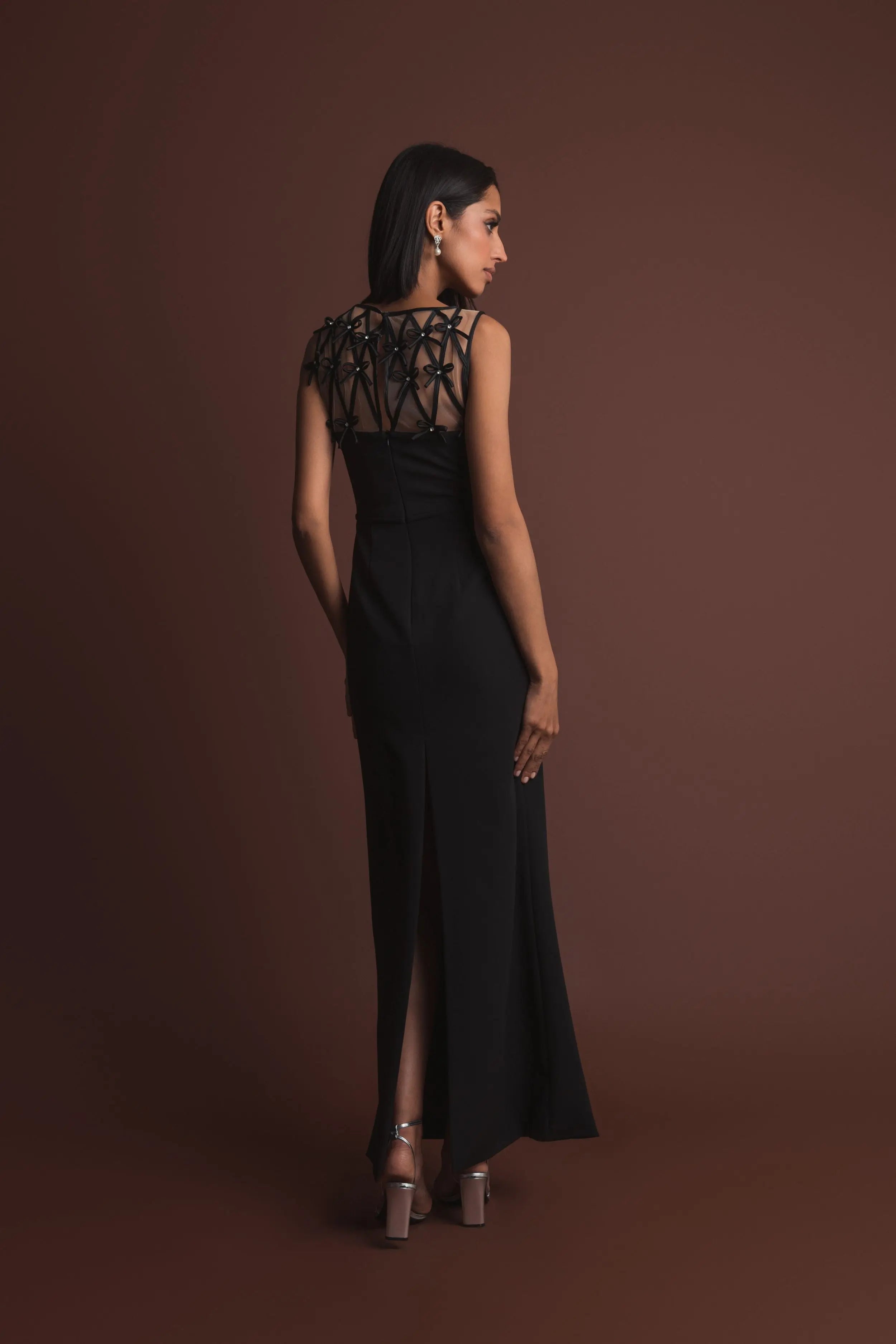 Black Sleeveless Crepe Gown With Embellished Bows-Myartka