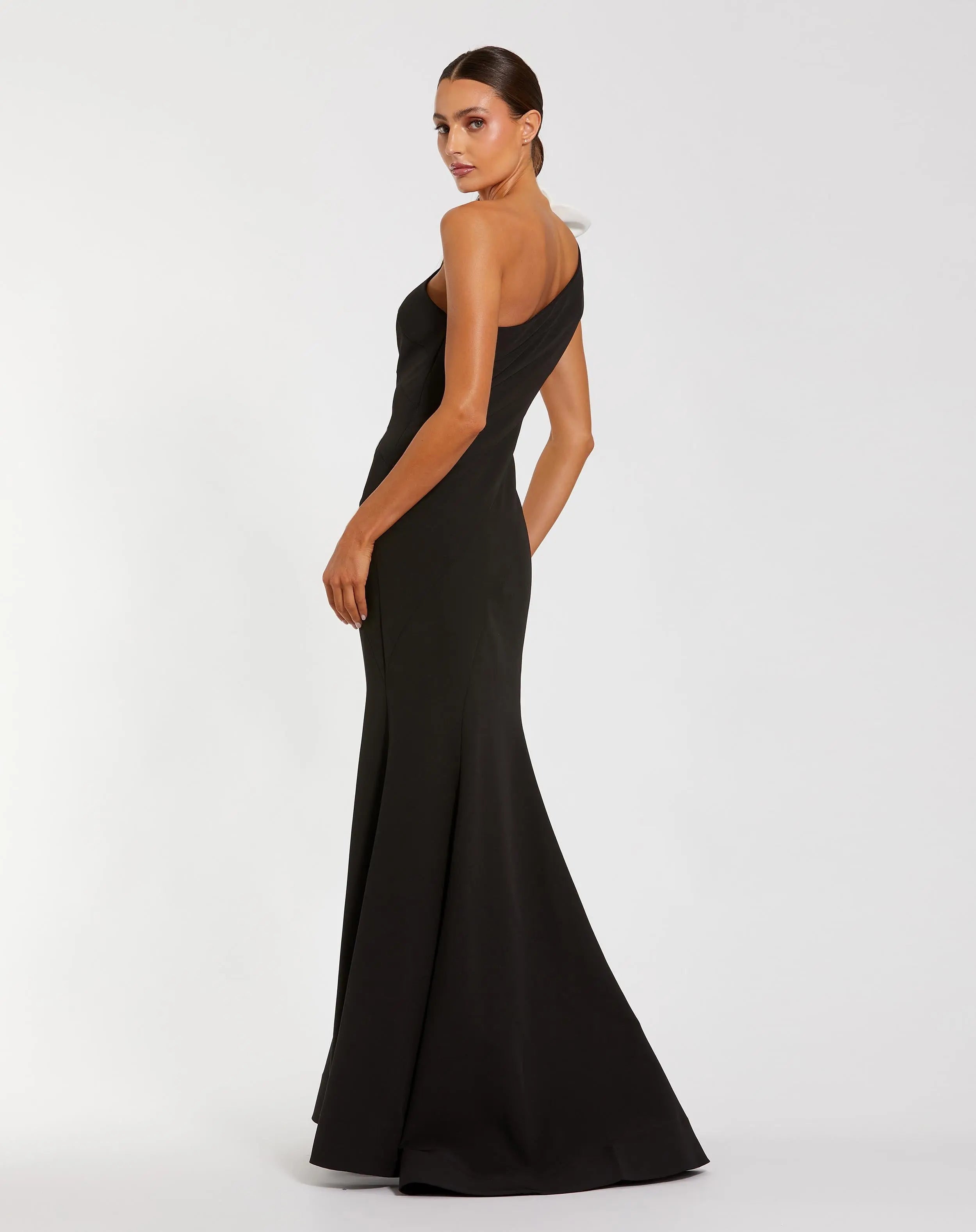 Black One Shoulder Mermaid Gown With 3D Flower-Myartka
