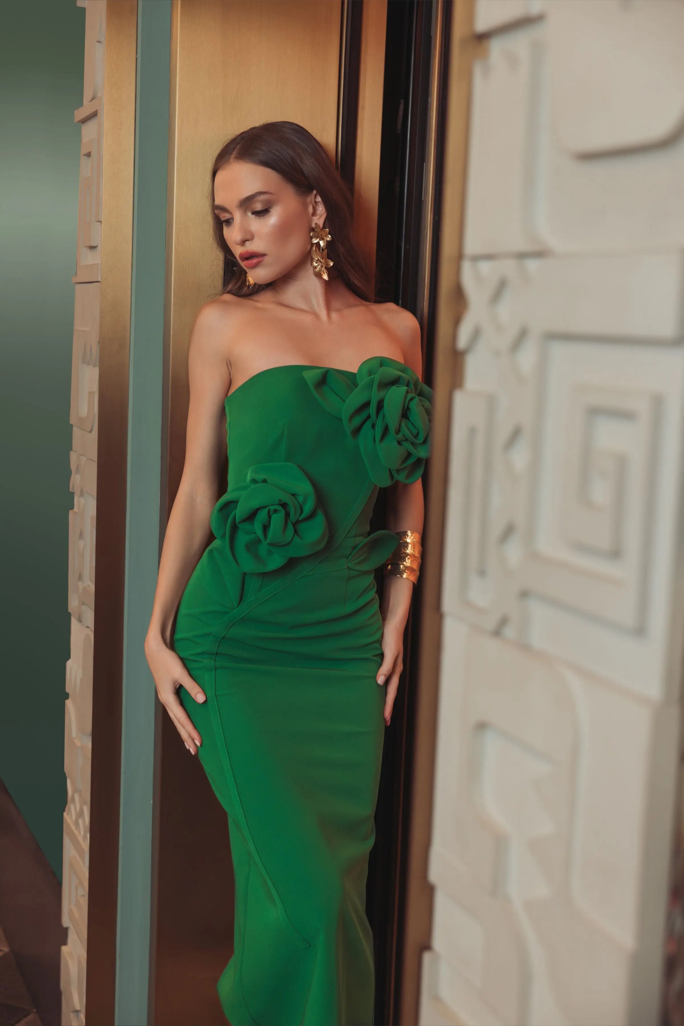 Green Strapless Crepe Dress With 3D Flower Detail-Myartka