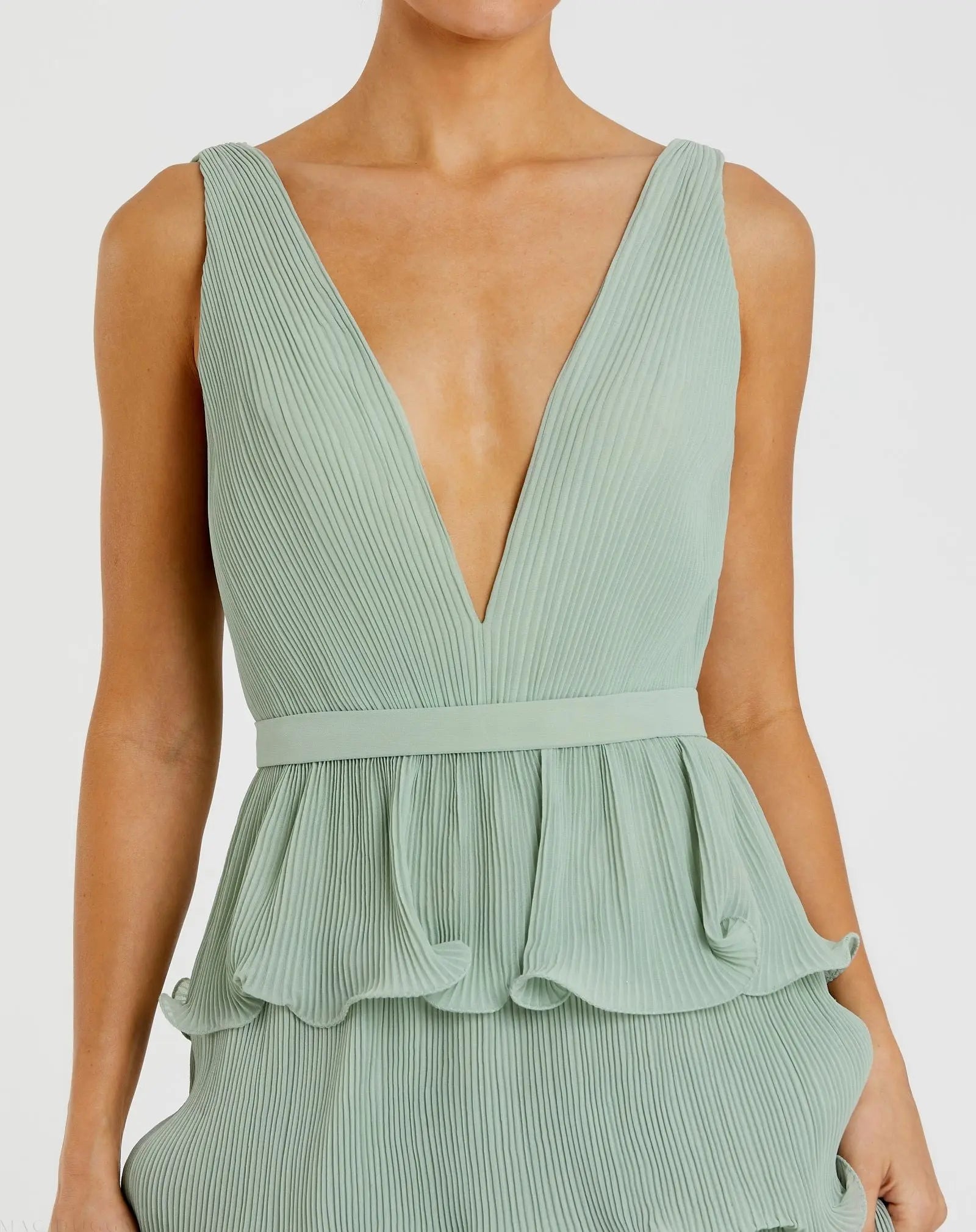 Green Sleeveless Ruffle Tiered V Neck Gown-Myartka