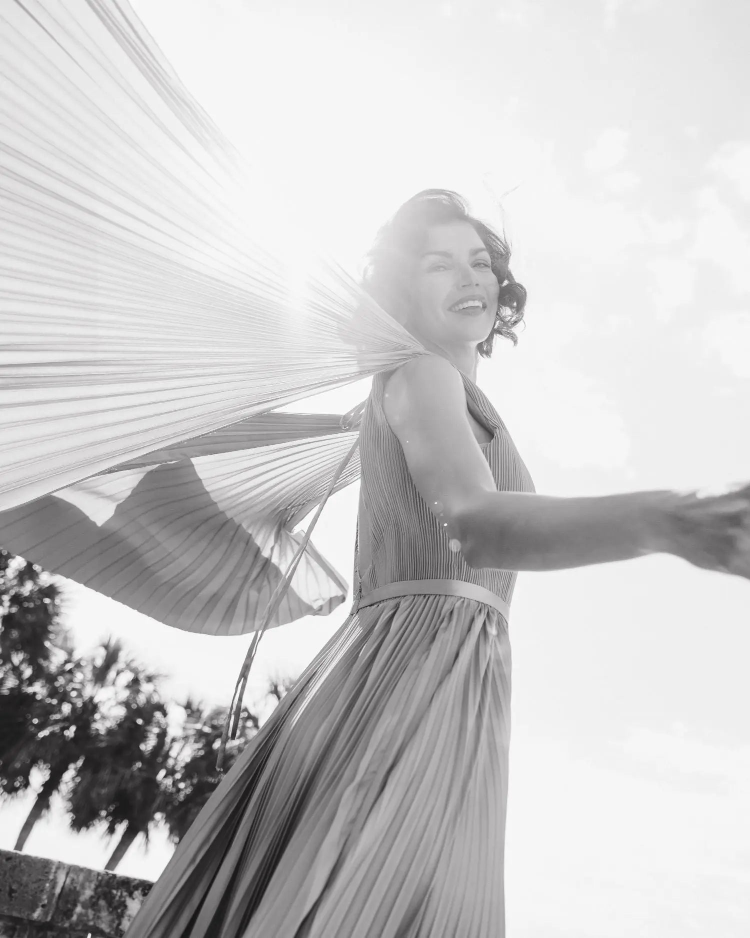 Green Sleeveless High Neck Cape Back Heat Pleated Gown-Myartka