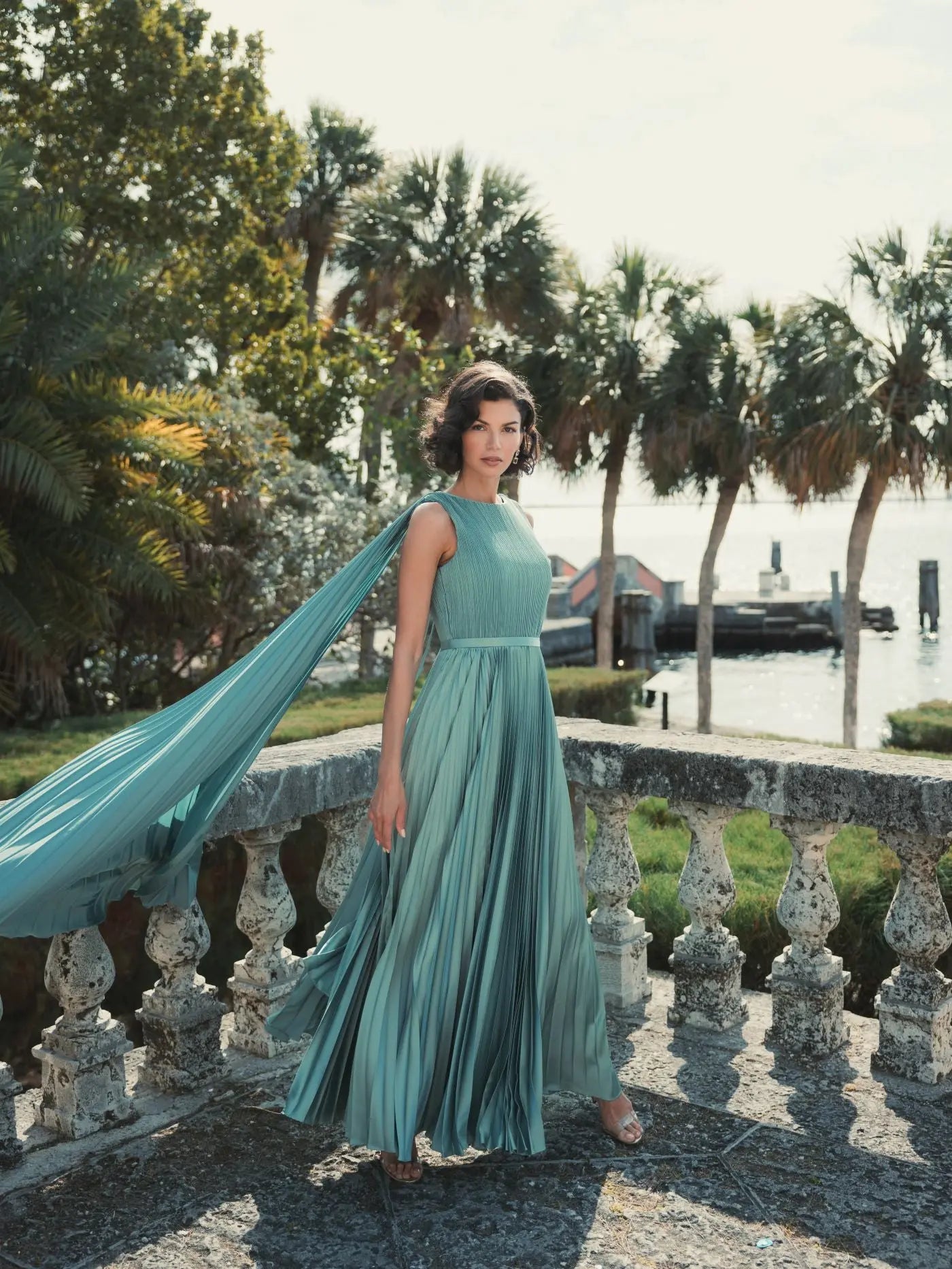 Green Sleeveless High Neck Cape Back Heat Pleated Gown-Myartka