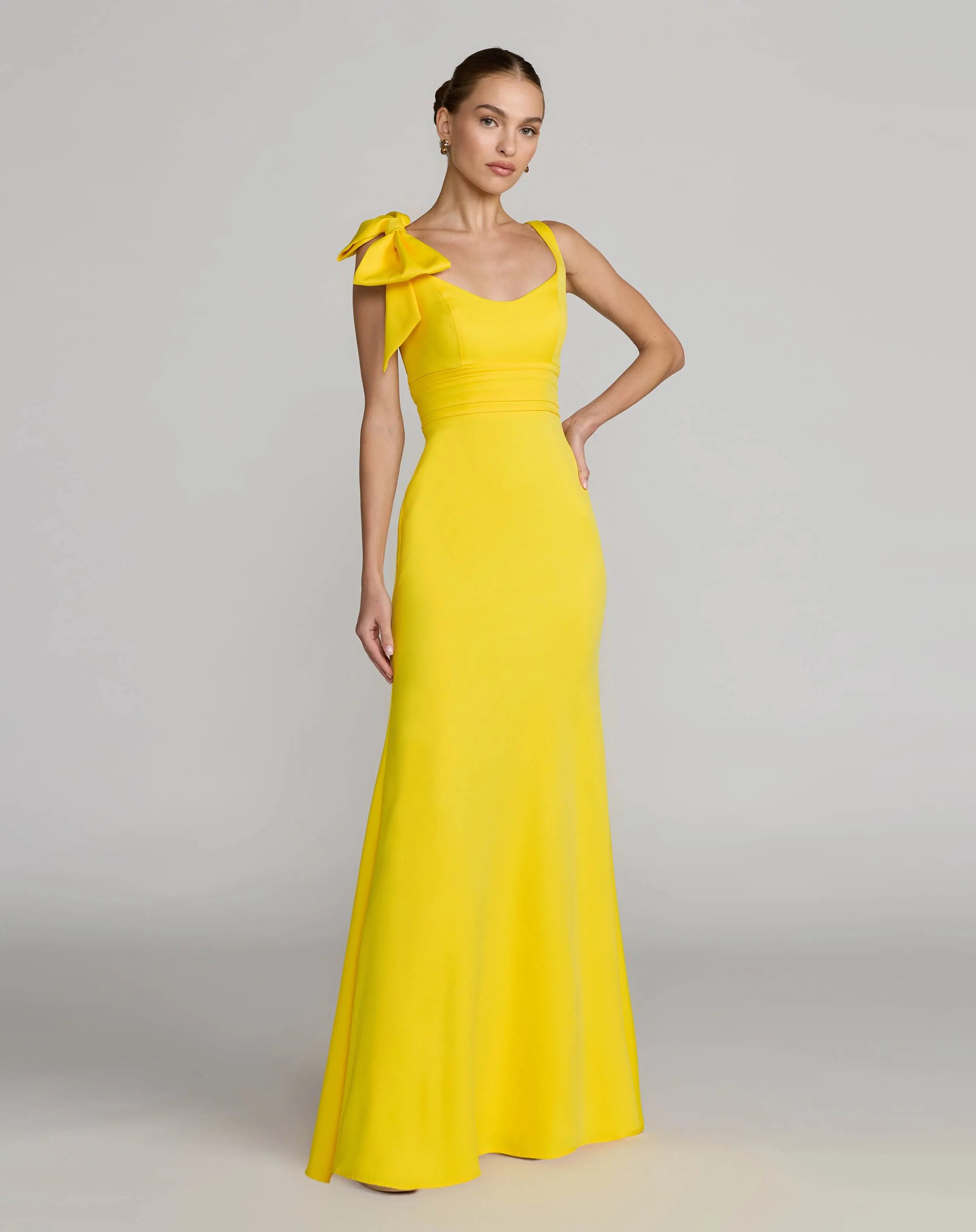 Yellow Scoop Neck Trumpet Gown with Bow-Myartka