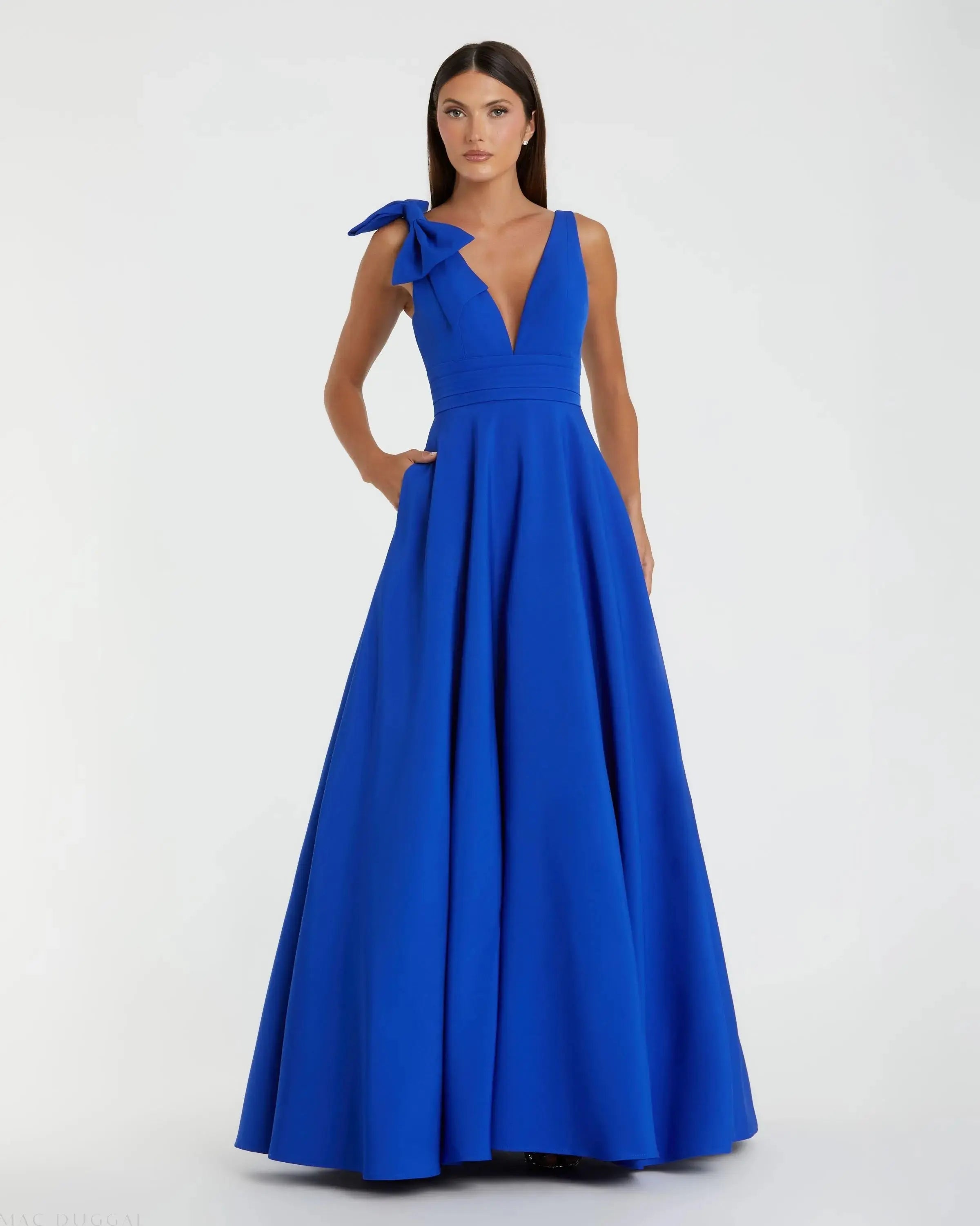 Blue Sleeveless Plunge Neck Ball Gown With Bow Detail-Myartka