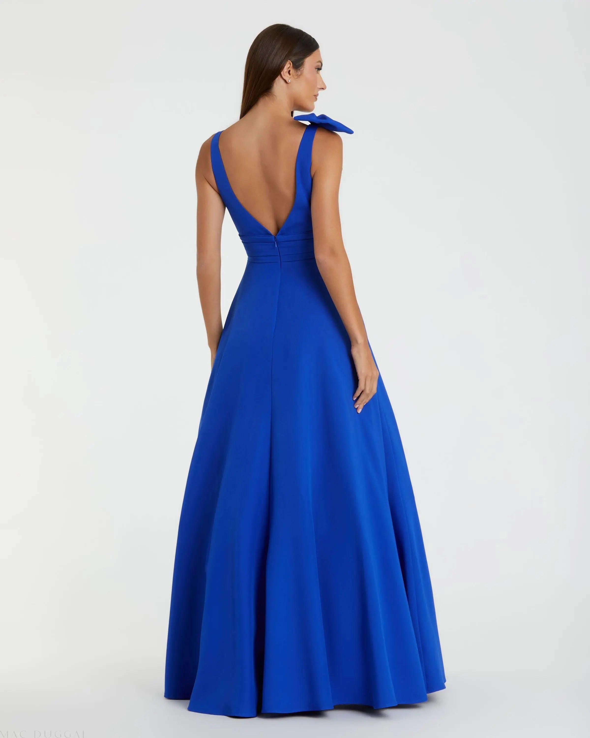 Blue Sleeveless Plunge Neck Ball Gown With Bow Detail-Myartka