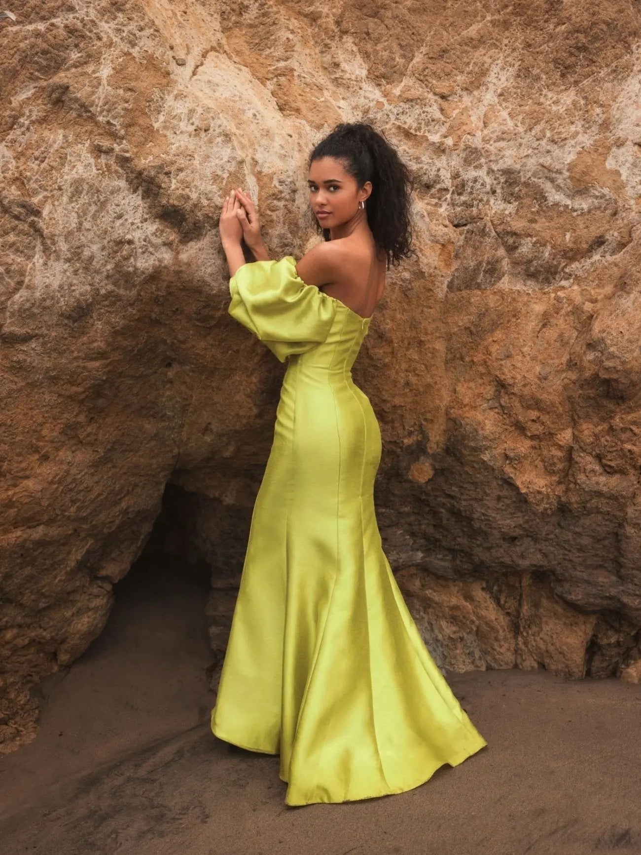 Green Sweetheart Off The Shoulder Puff Sleeve Gown-Myartka