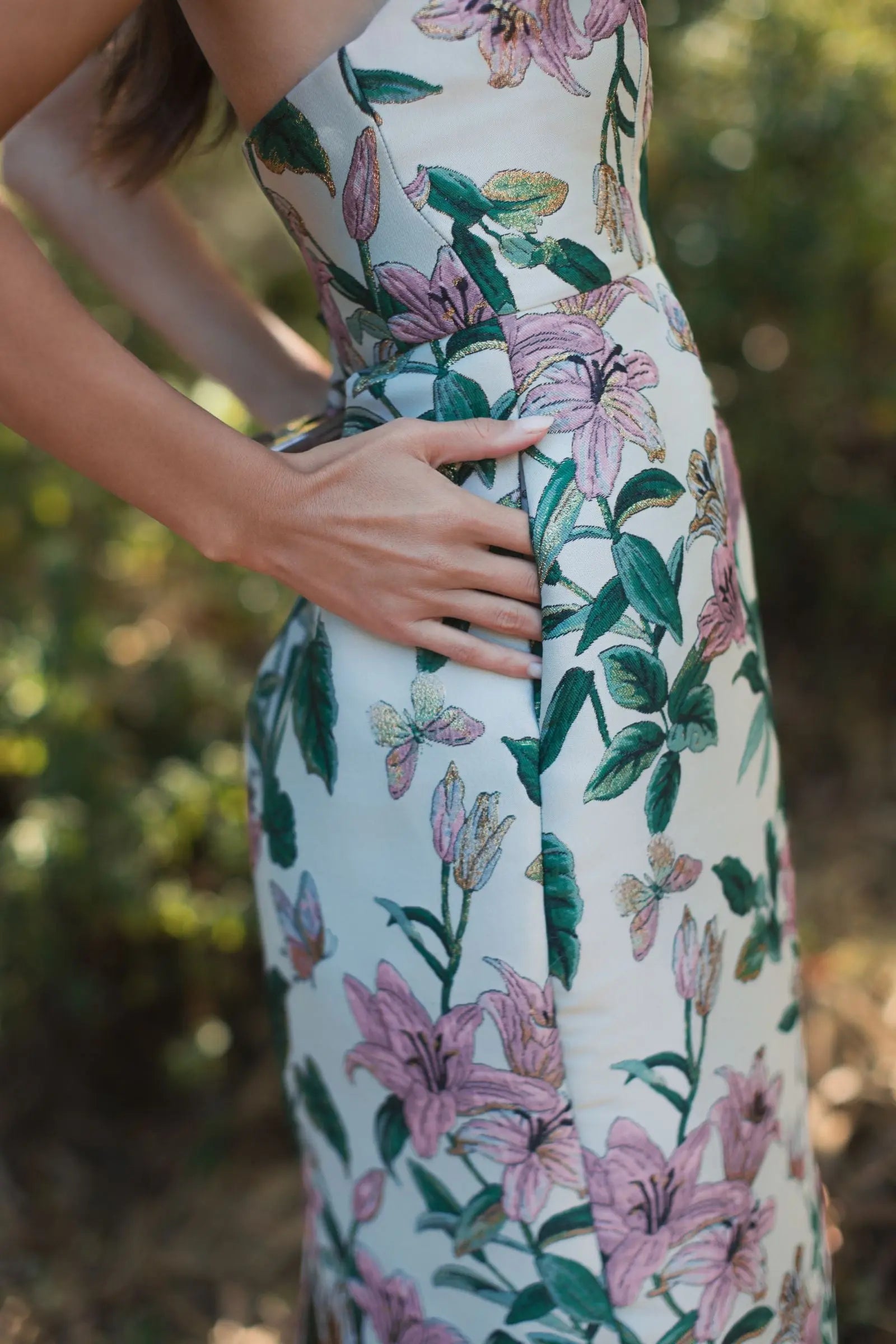 Multicolor Floral Brocade Strapless Fitted Midi Dress-Myartka