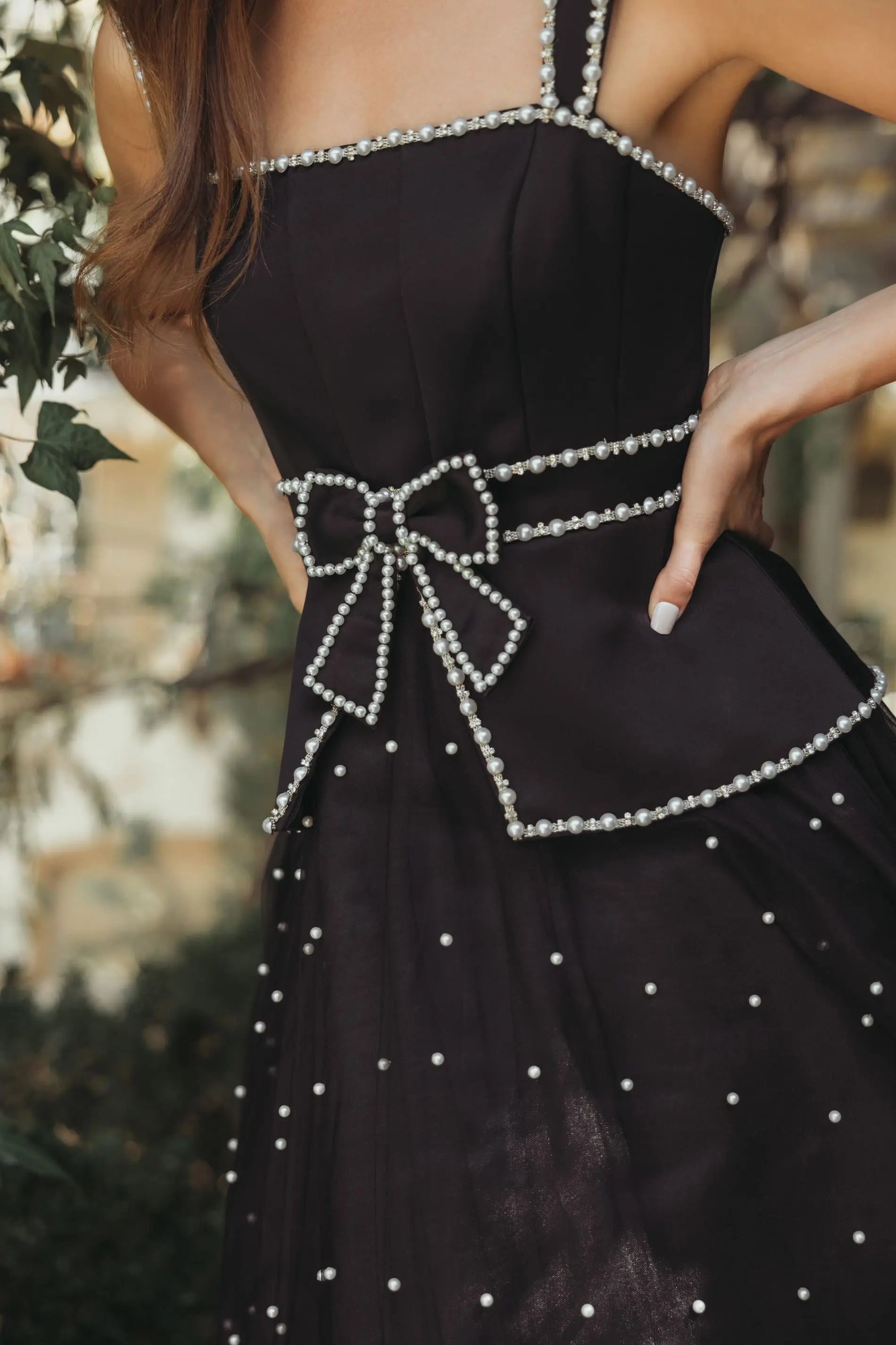 Black Sleeveless Embellished Crepe And Tulle Midi Dress-Myartka