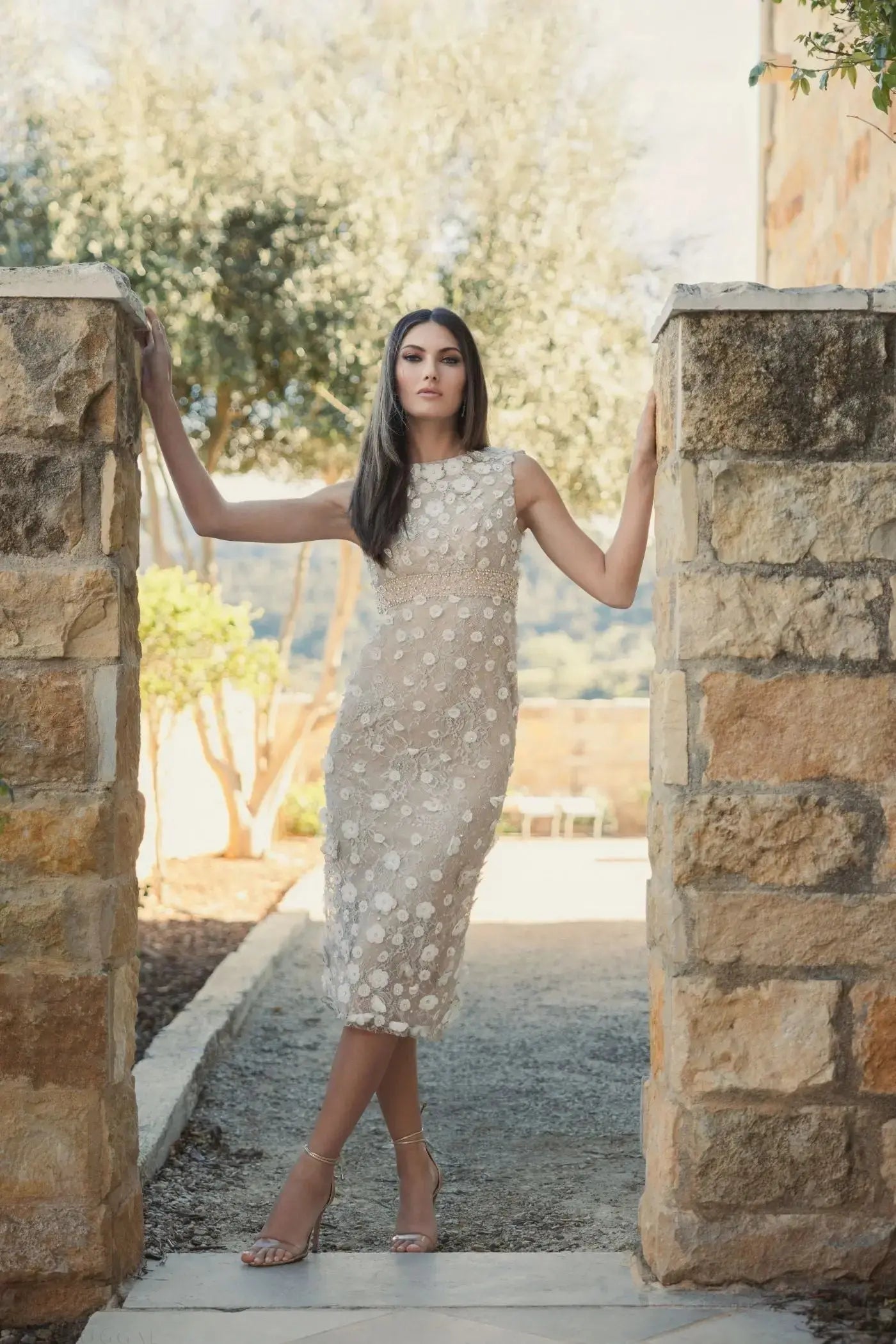 Petite Nude Floral Applique Sleeveless Midi Dress-Myartka