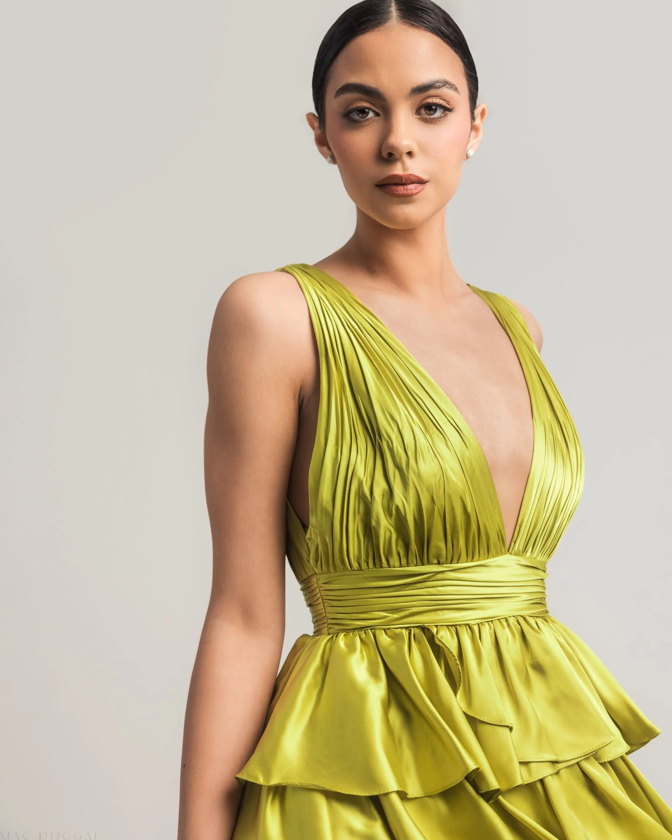 Green Ruffle Tiered Pleated Sleeveless V Neck Gown-Myartka