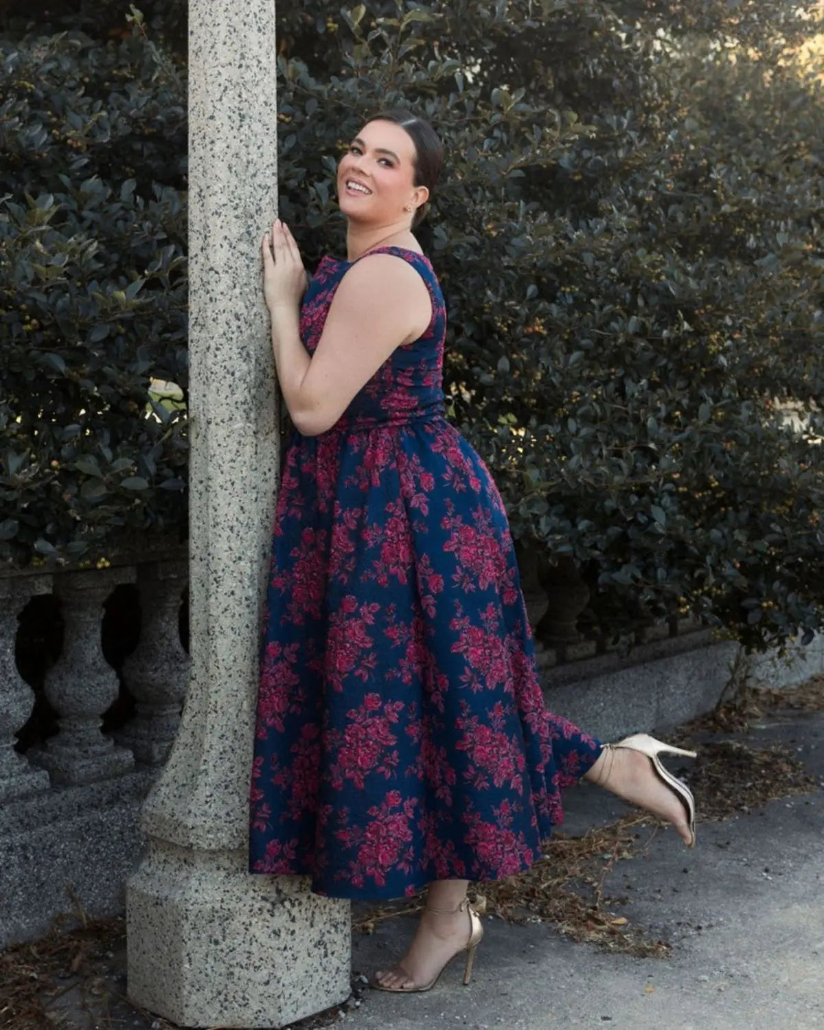 Navy Sleeveless Floral Embroidered Dress (Plus)-Myartka