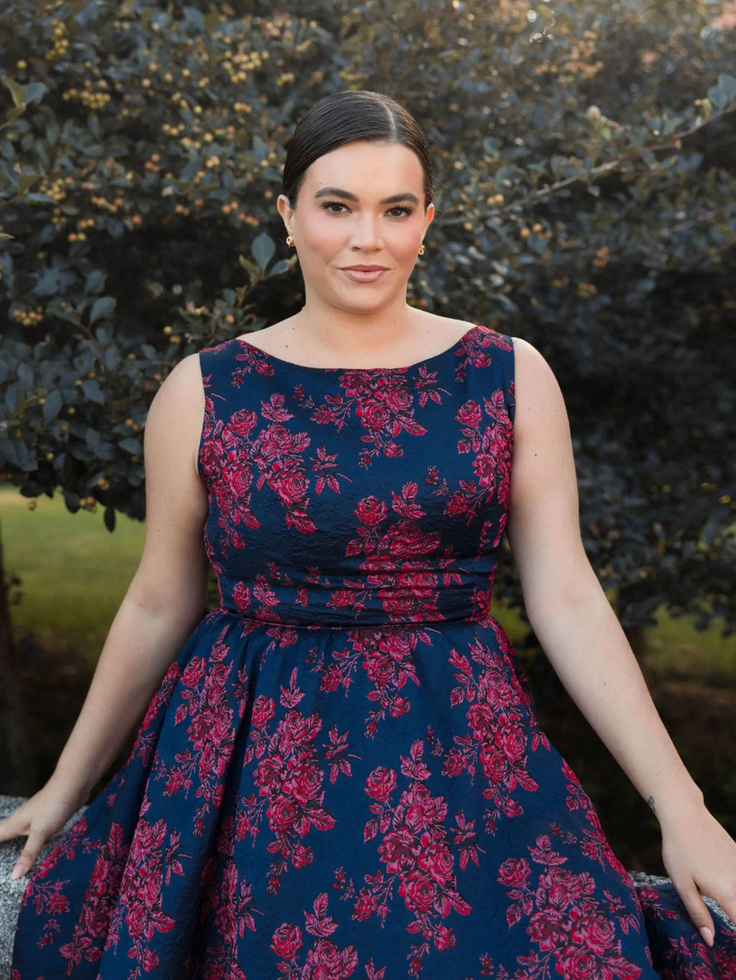 Navy Sleeveless Floral Embroidered Dress (Plus)-Myartka