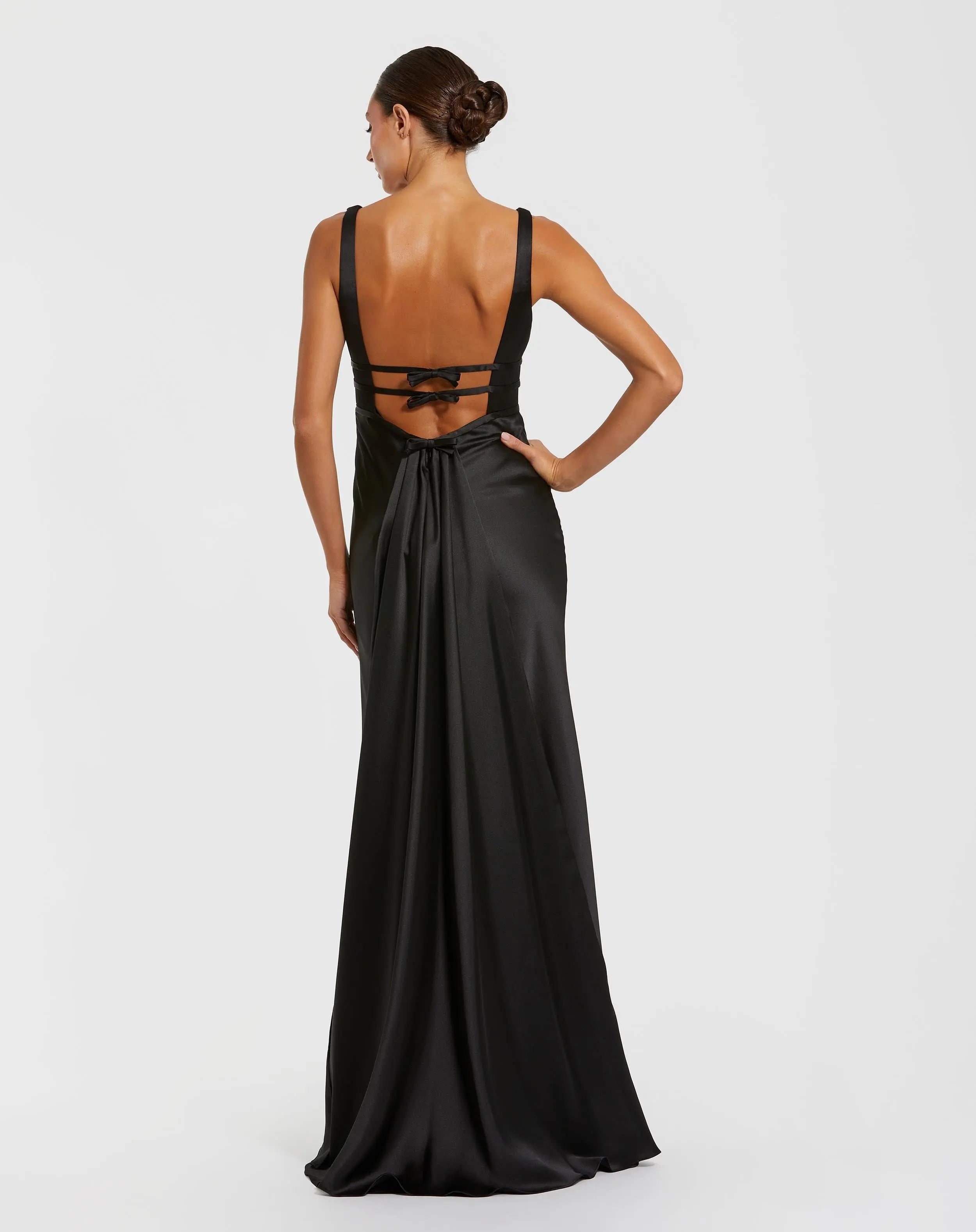 Black Sleeveless V Neck Satin Gown With Bow Details-Myartka