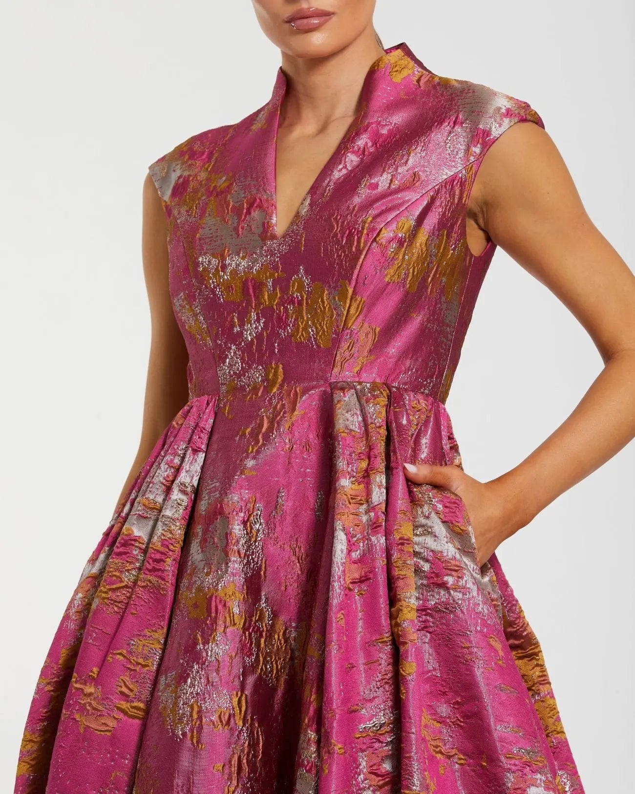 Pink Metallic Jacquard Ball Gown with Mandarin Collar-Myartka