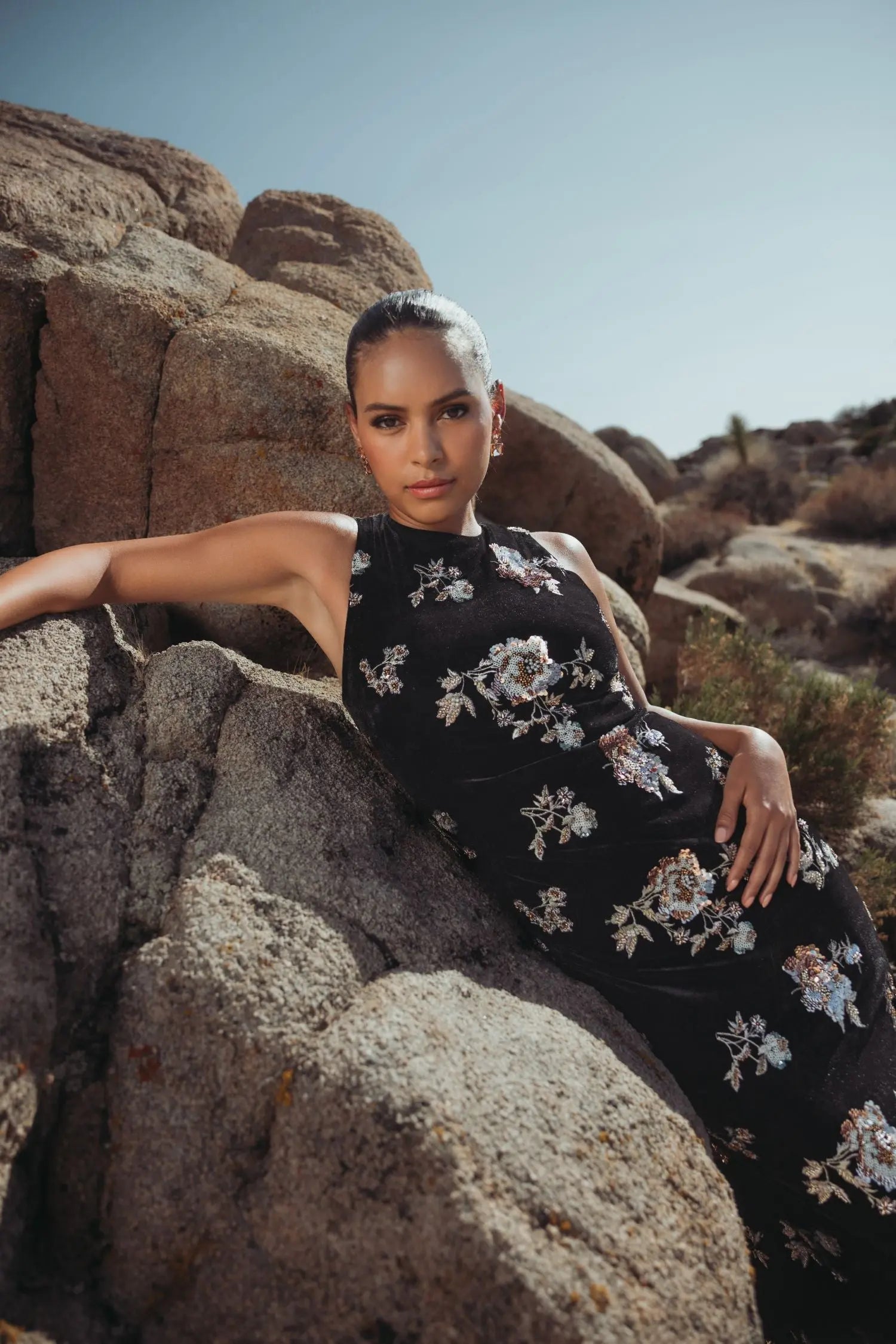 Black Sleeveless Floral Embellished Velvet Evening Gown-Myartka