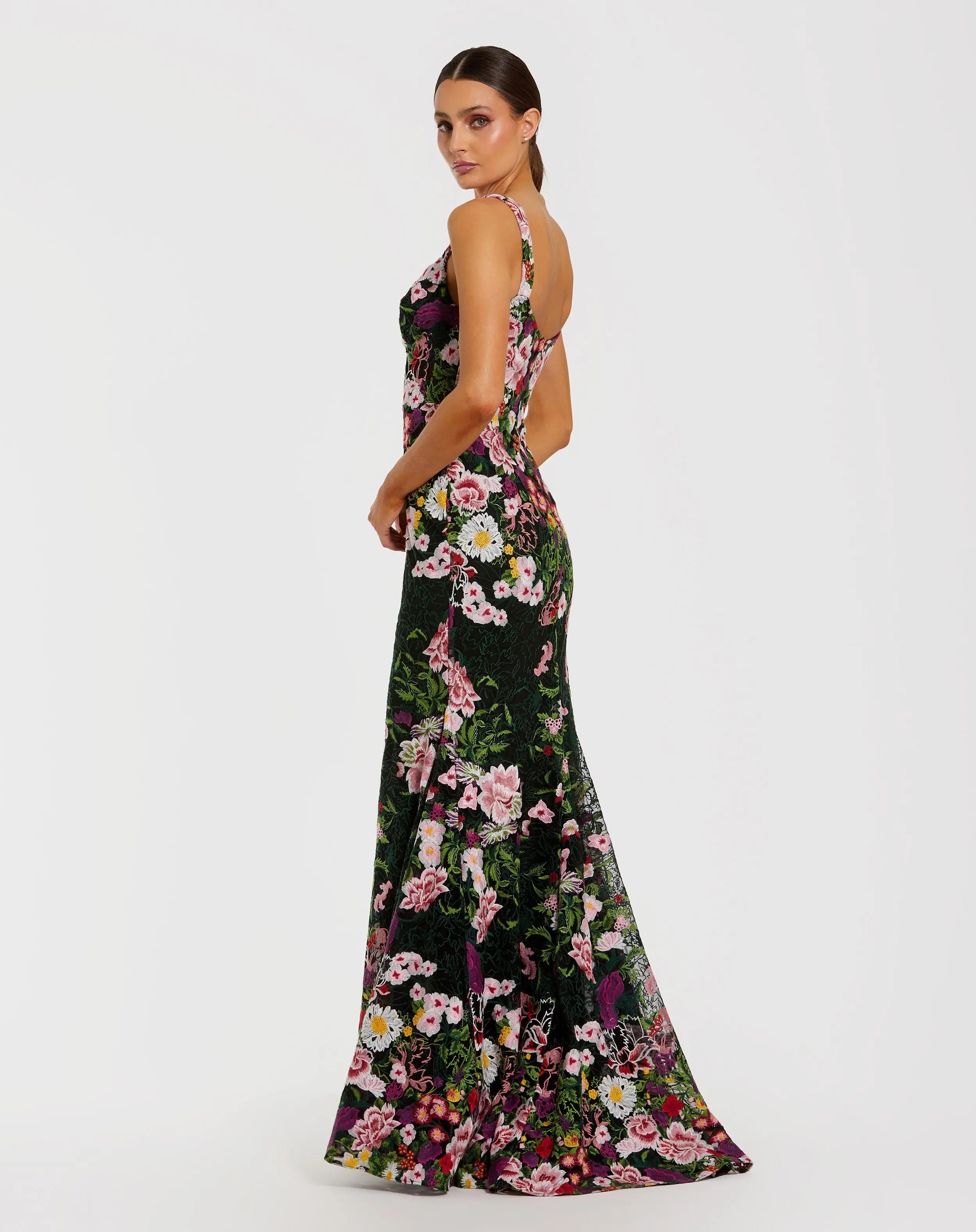 Black Sleeveless Floral Embroidered Mermaid Gown-Myartka
