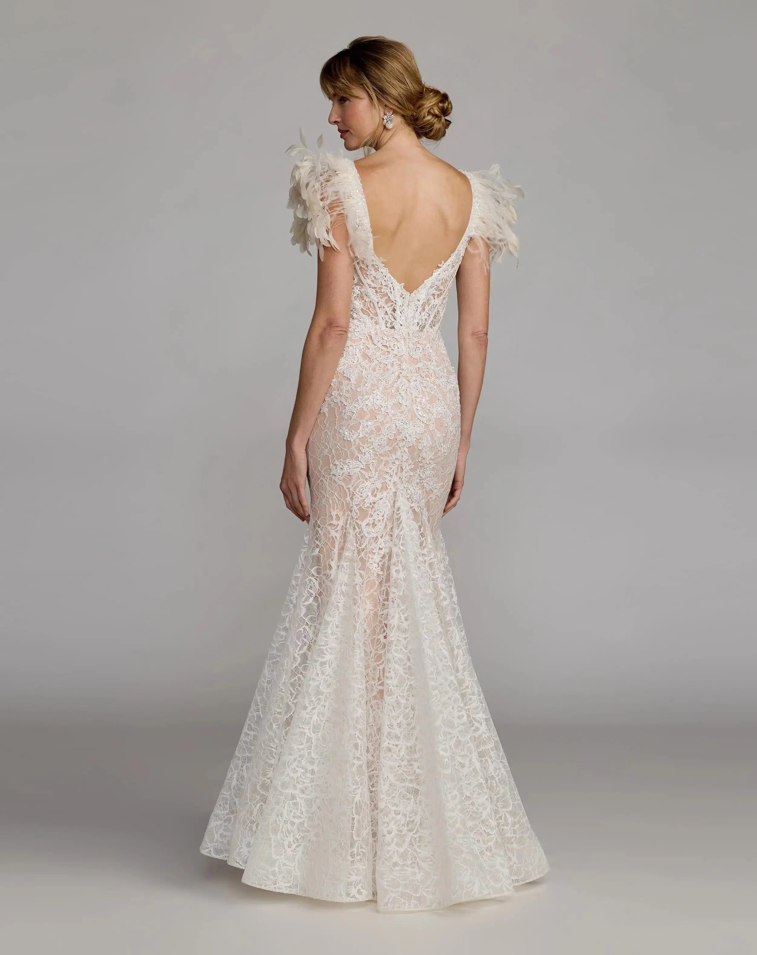 Ivory Embroidered Lace Mermaid Gown With Feather Sleeves-Myartka