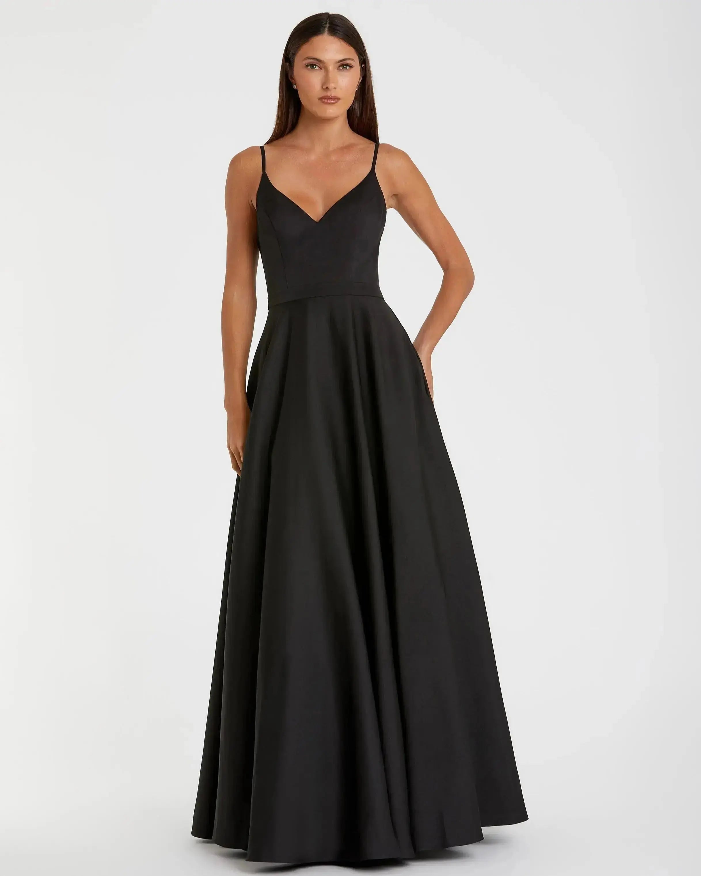 Petite Black Classic A-Line V-Neck Ball Gown-Myartka