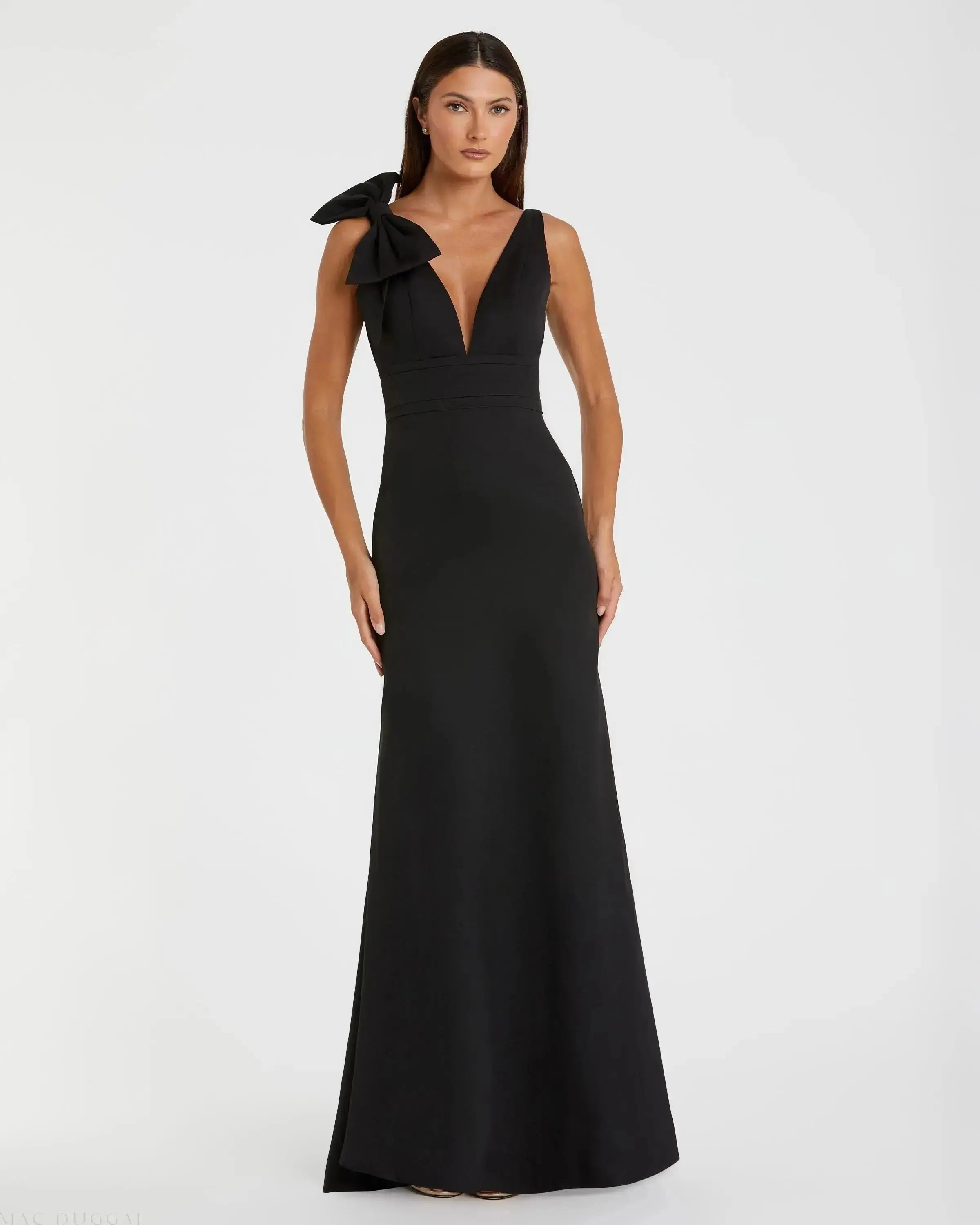 Petite Black Sleeveless V Neck Bow Detail Mermaid Gown-Myartka