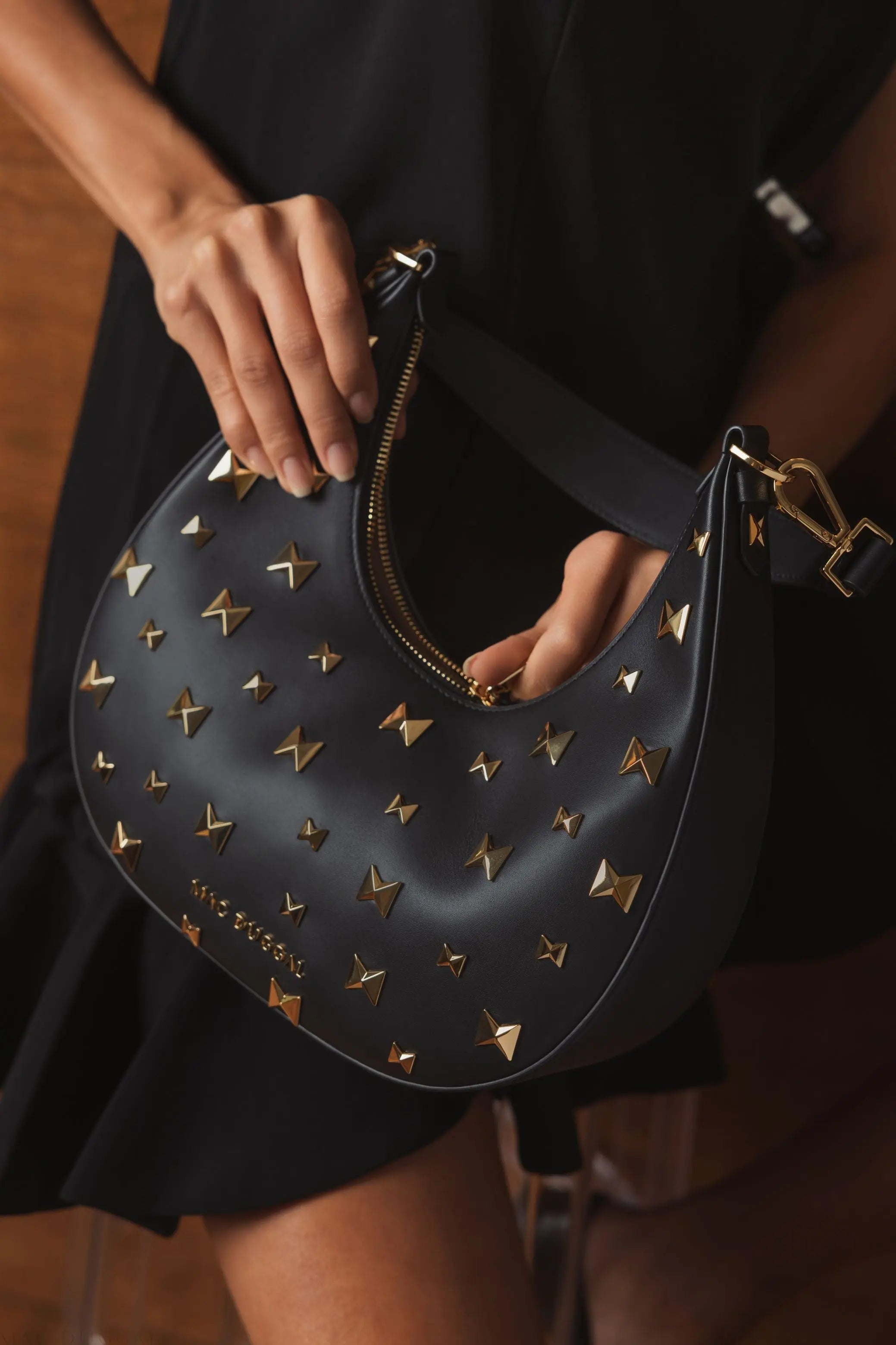 Black Leather Hobo Bag With Gold Hardware-Myartka