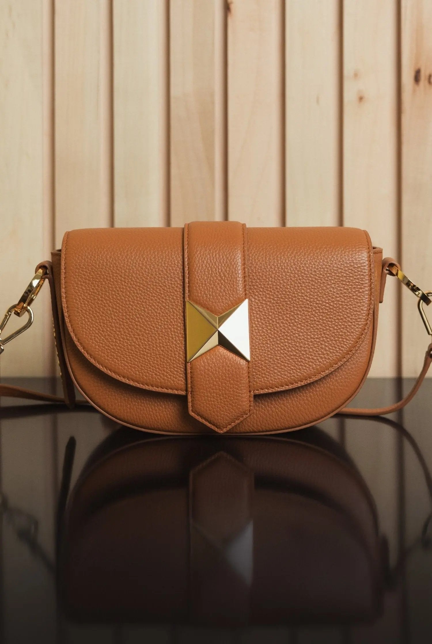 Brown Grain Leather Saddle Bag With Gold Hardware-Myartka