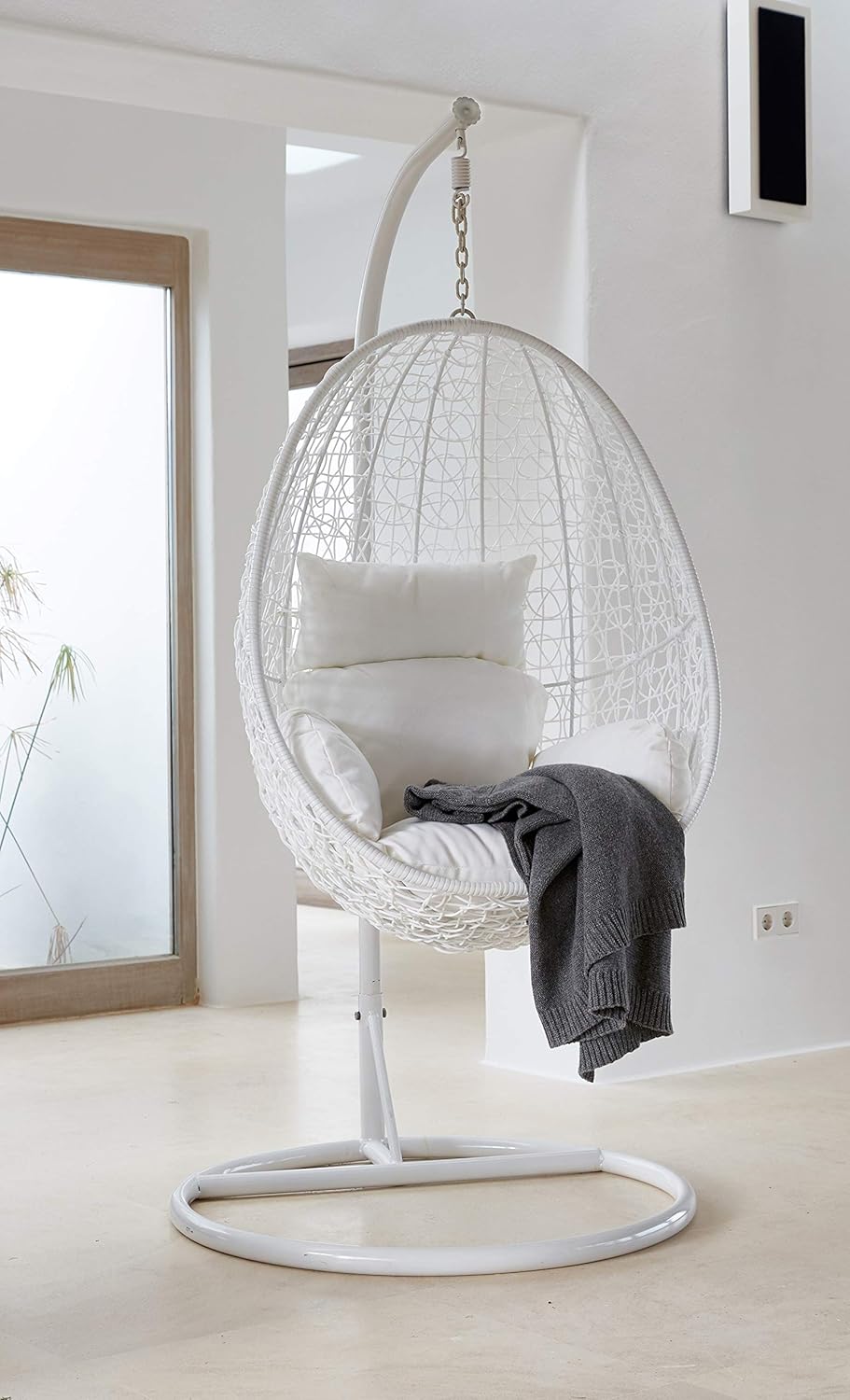 Kideo Komplettset Hängesessel mit Gestell und Sitzkissen, Loungemöbel in Weiß, Polyrattan Hängestuhl für Indoor und Outdoor, weißes Kissen, belastbar bis 120-140kg-Cottagethub