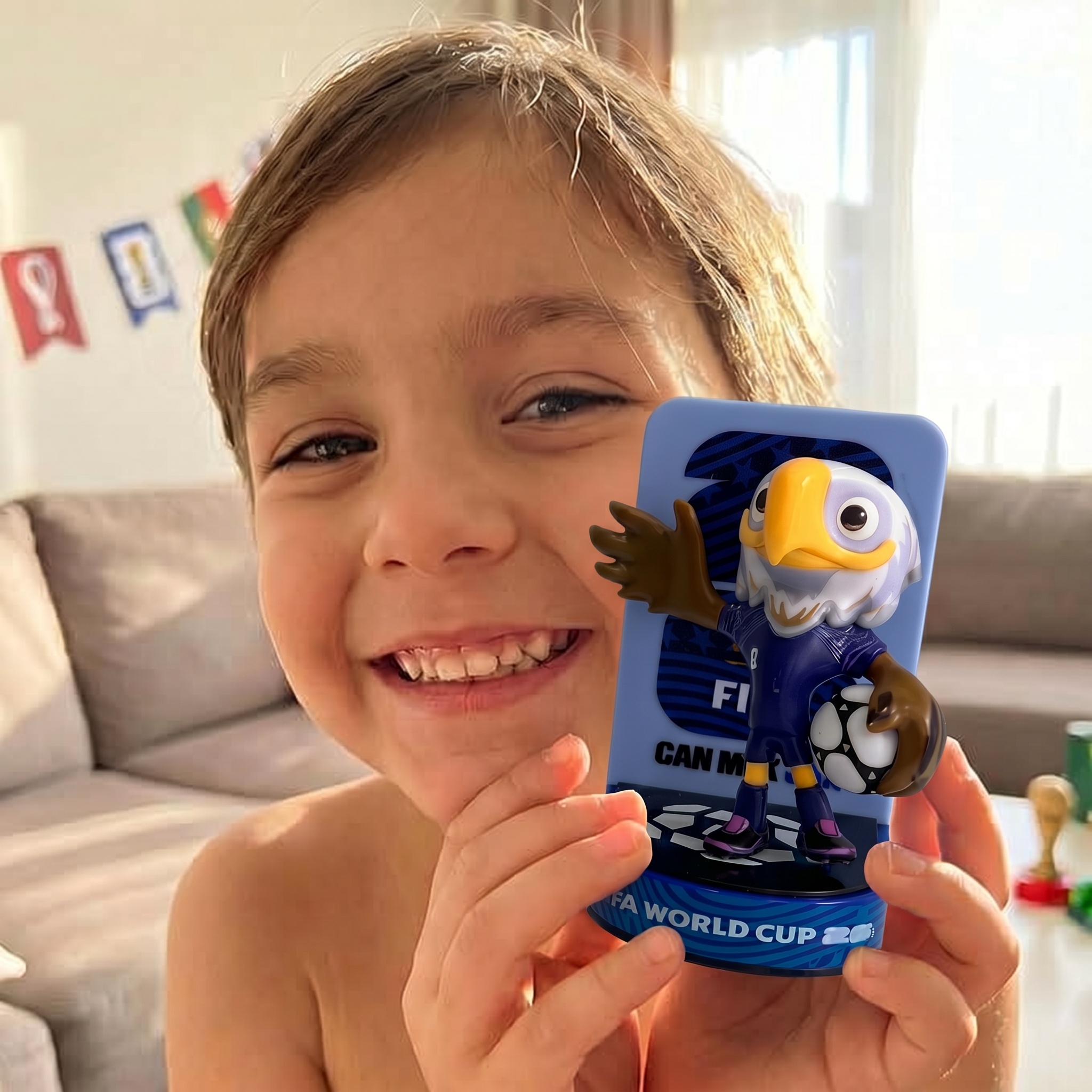 🦅 FIFA World Cup 2026™ USA Mascot – Clutch Figurine (2.3in)