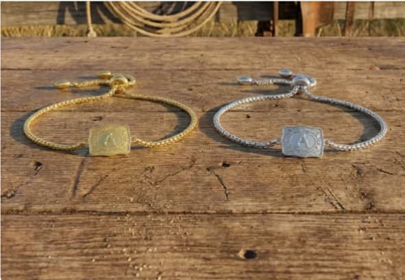 🏇Custom Name Initial Bracelet – Perfect Gift Idea