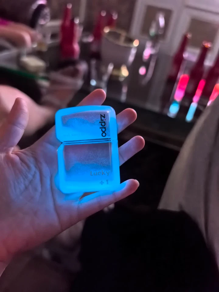 ✨ Luminous Quicksand Kerosene Lighter | Windproof Flip Retro Metal Lighter, Reusable Gift for Men
