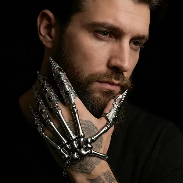 Undead Armor Skull Bracelet with Claw Fingers 💀⚔️