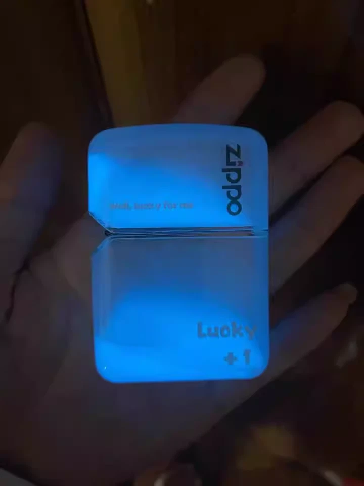 ✨ Luminous Quicksand Kerosene Lighter | Windproof Flip Retro Metal Lighter, Reusable Gift for Men