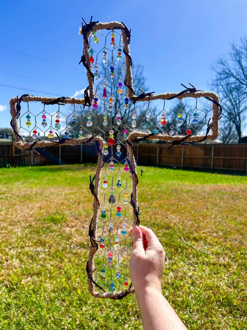 ✝️ Handmade Cross Suncatcher | Rustic Beaded Chicken Wire Window Decor