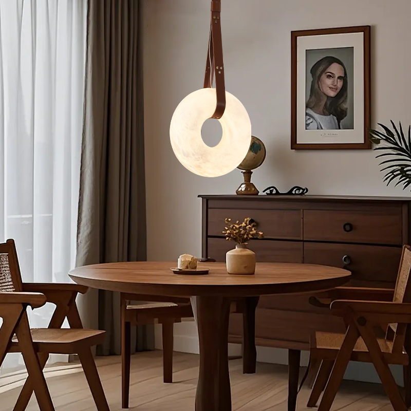 Alabaster Ring Chandelier – Sculptural Spanish Stone & Leather Pendant | LINKORI RINGMABLE Oslo Alabaster Pendant Lamp