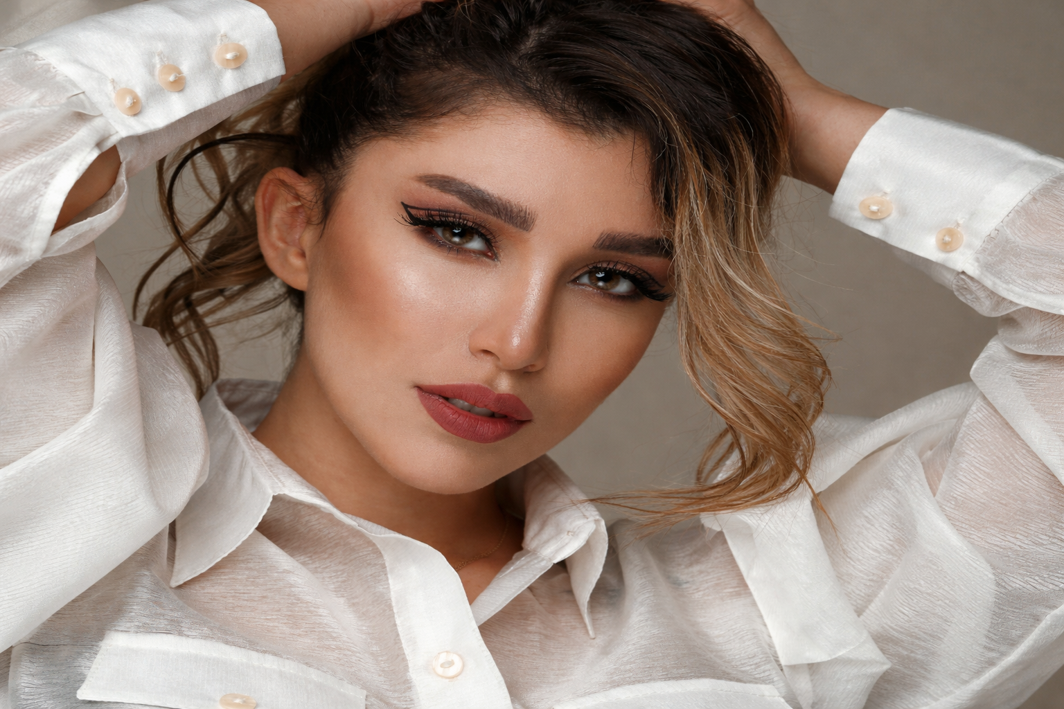 light brown natural enhancement contact lenses