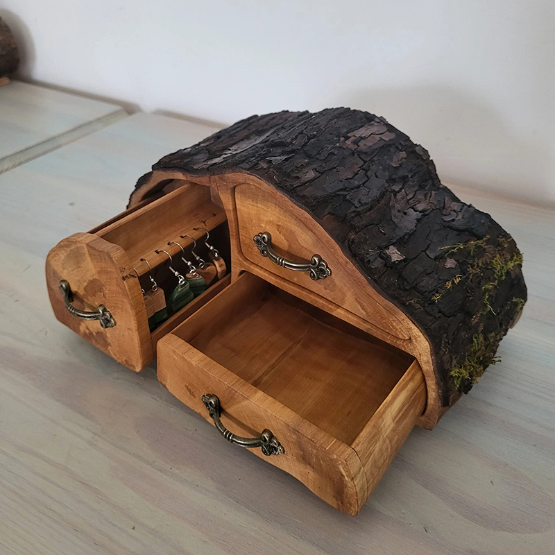 ECO friendly Jewelry Pear Log Box with Bark