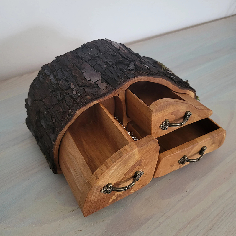 ECO friendly Jewelry Pear Log Box with Bark